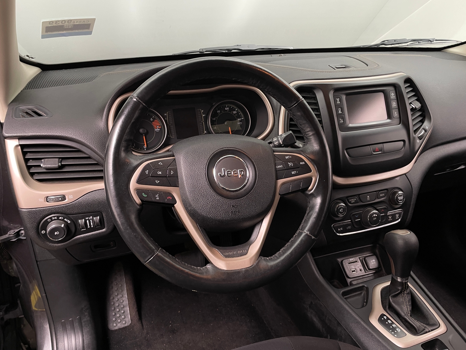 Thumbnail: 2017 Jeep Cherokee - 5