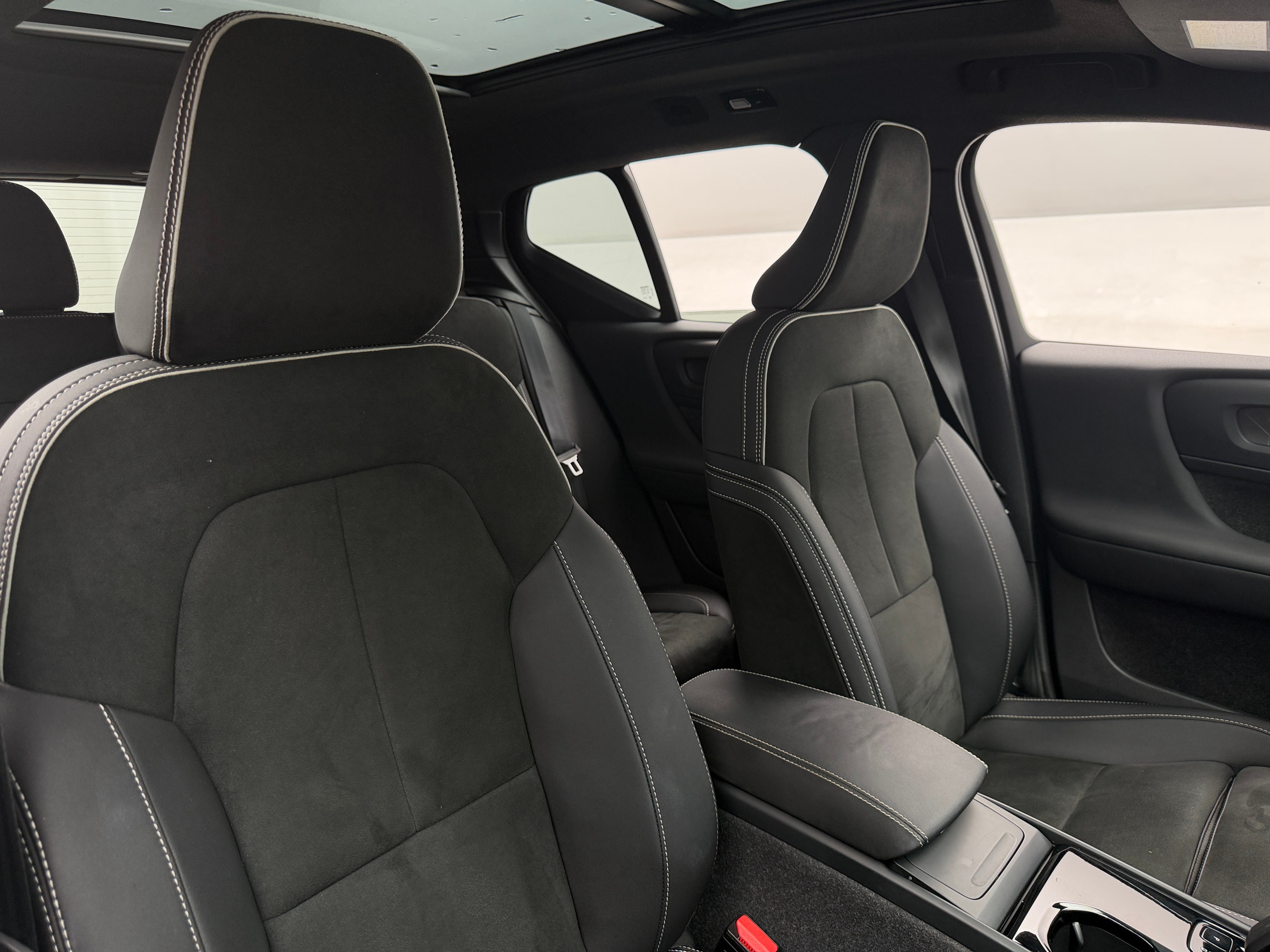 Used 2024 Volvo XC40 Plus with VIN YV4EH3HLXR2247863 for sale in Auburn, WA