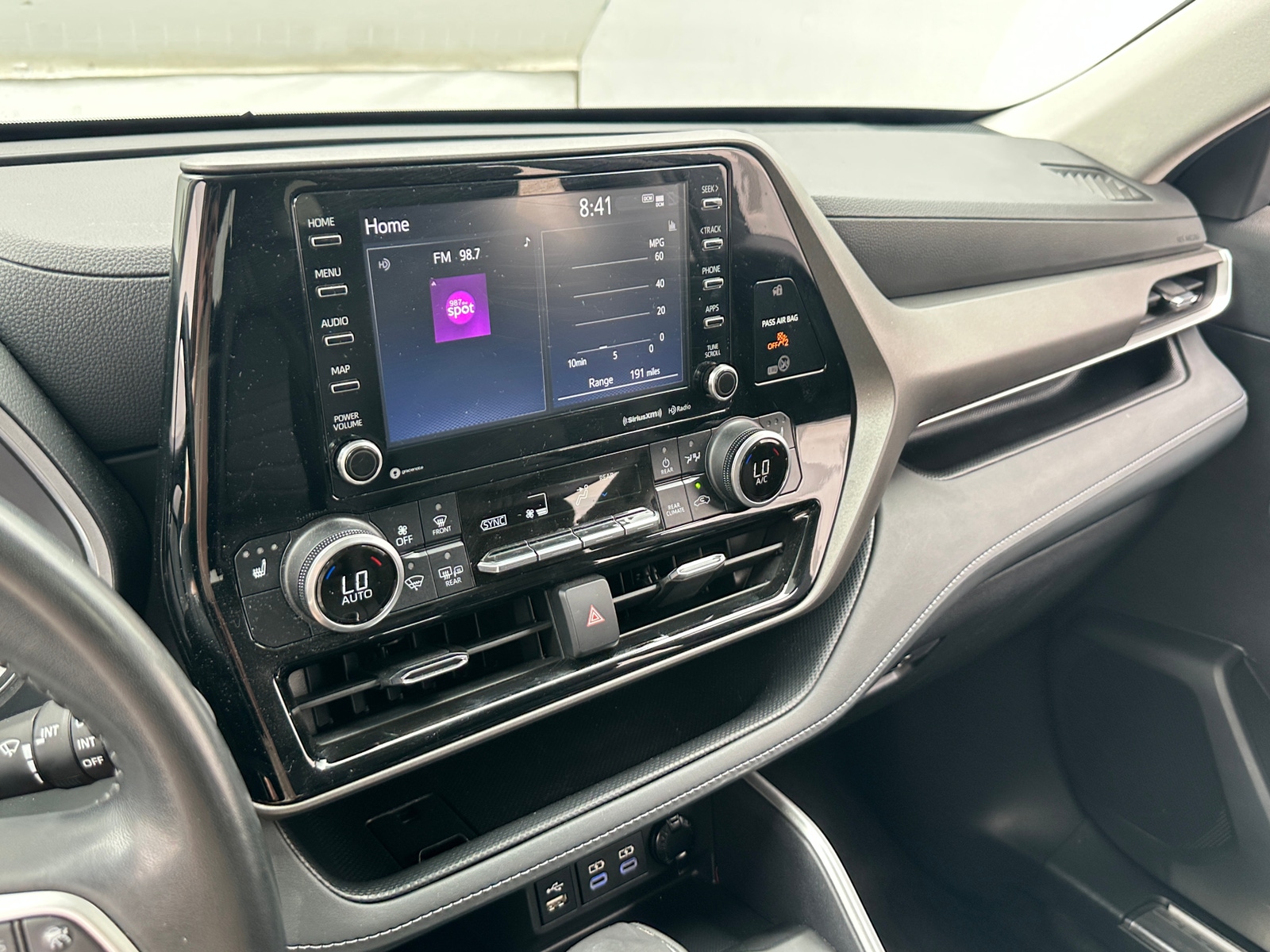 Thumbnail: 2022 Toyota Highlander - 3
