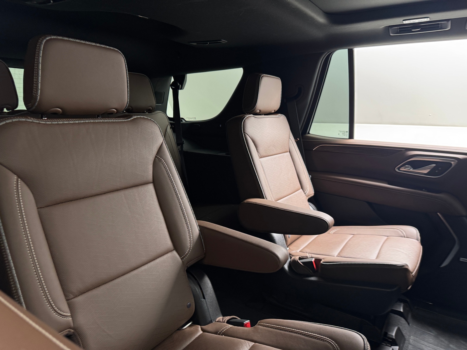 Thumbnail: 2021 Chevrolet Tahoe - 5