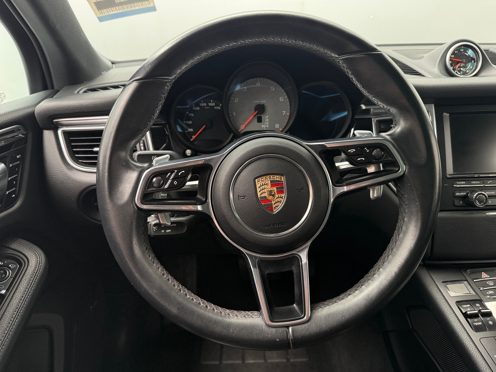 Thumbnail: 2015 Porsche Macan - 4