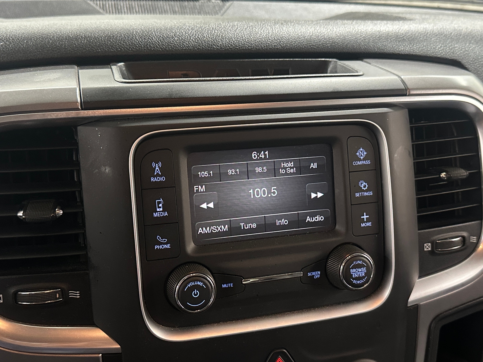 Thumbnail: 2024 RAM 1500 Classic - 4