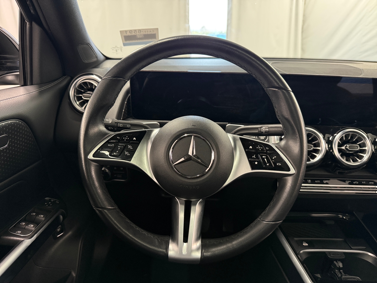 Thumbnail: 2025 Mercedes-Benz GLB - 4