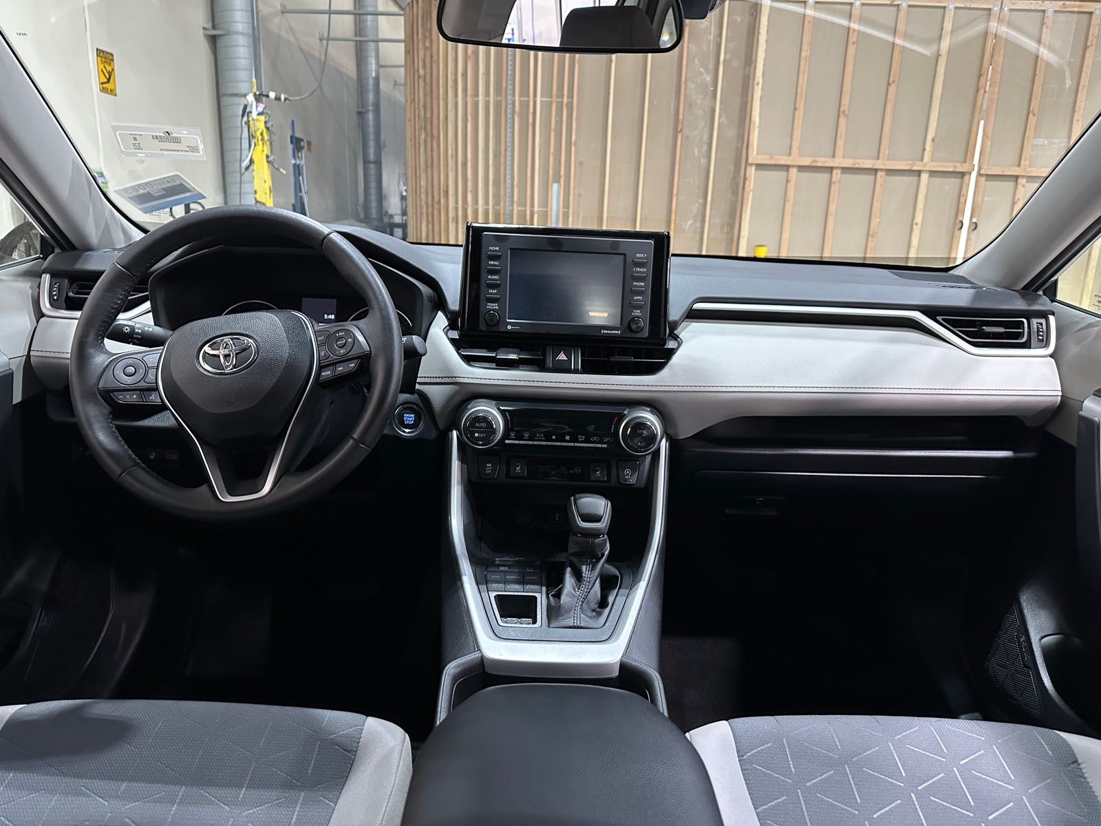 Thumbnail: 2022 Toyota RAV4 - 3