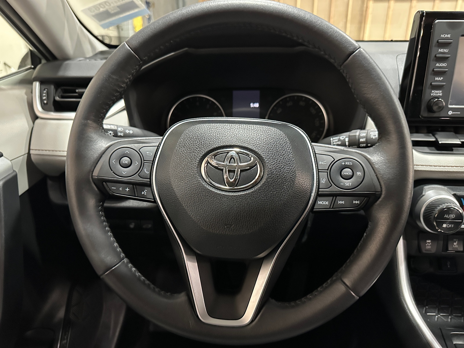 Thumbnail: 2022 Toyota RAV4 - 5