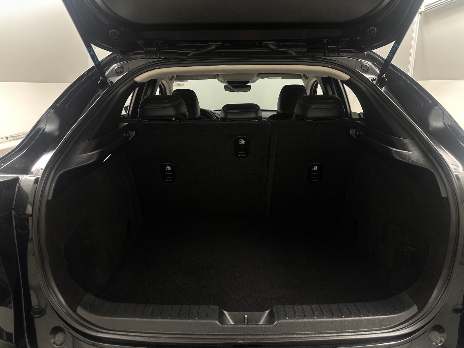 Thumbnail: 2022 Mazda CX-30 - 6