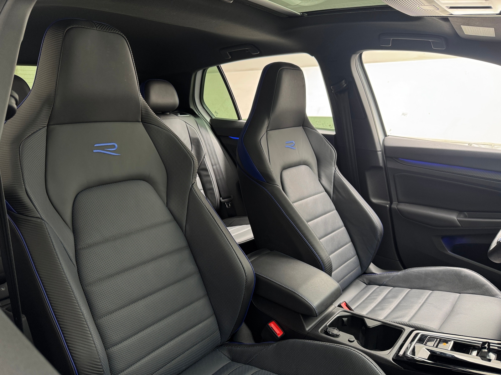 Thumbnail: 2023 Volkswagen Golf - 2