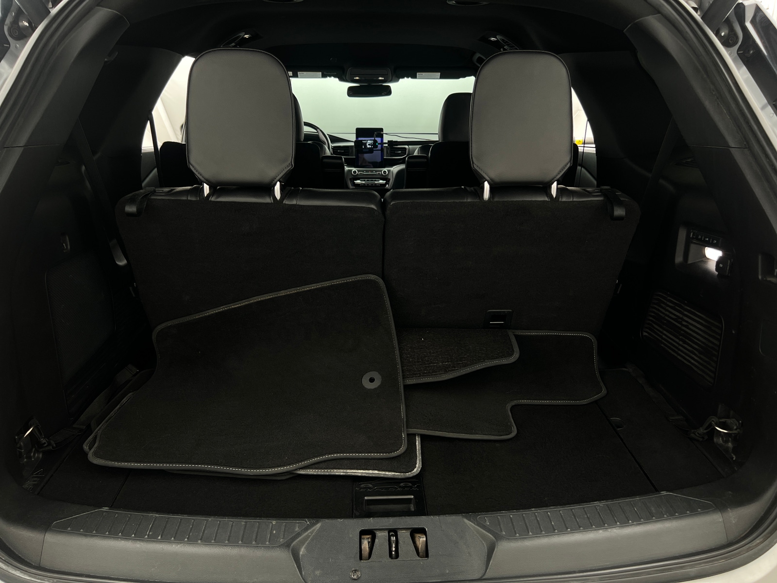Thumbnail: 2020 Ford Explorer - 6