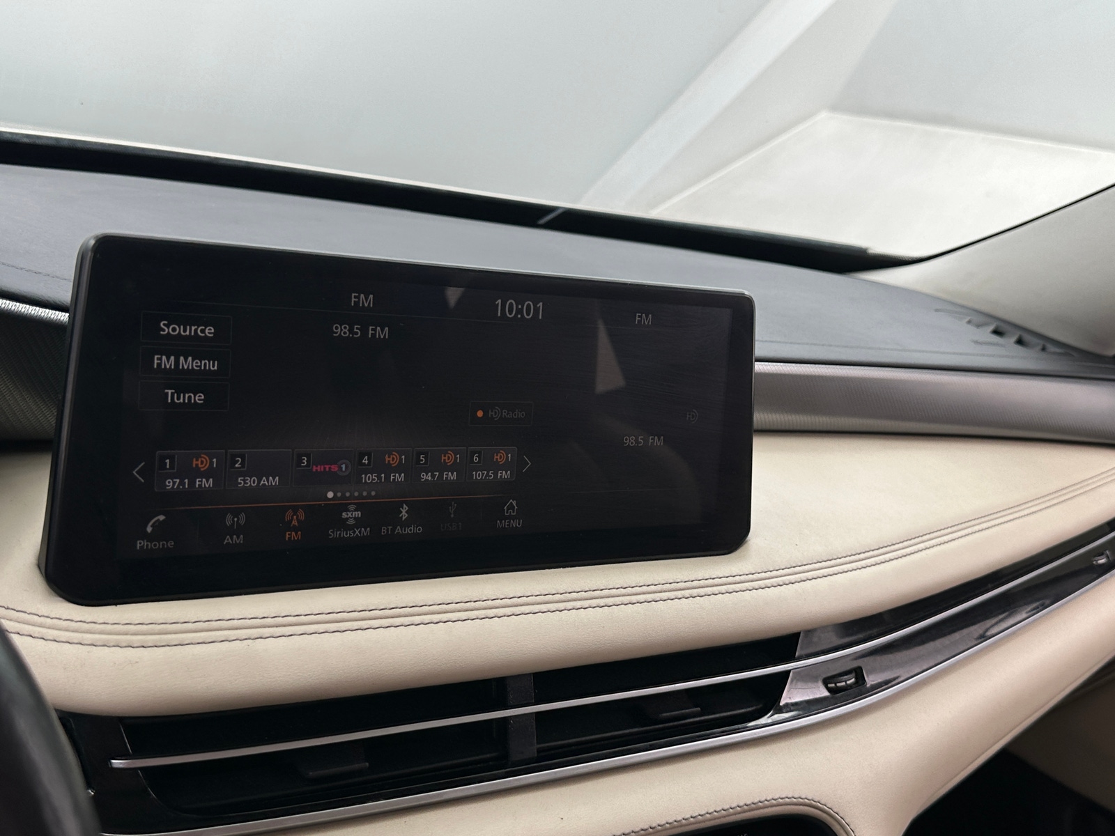 Thumbnail: 2023 INFINITI QX60 - 3