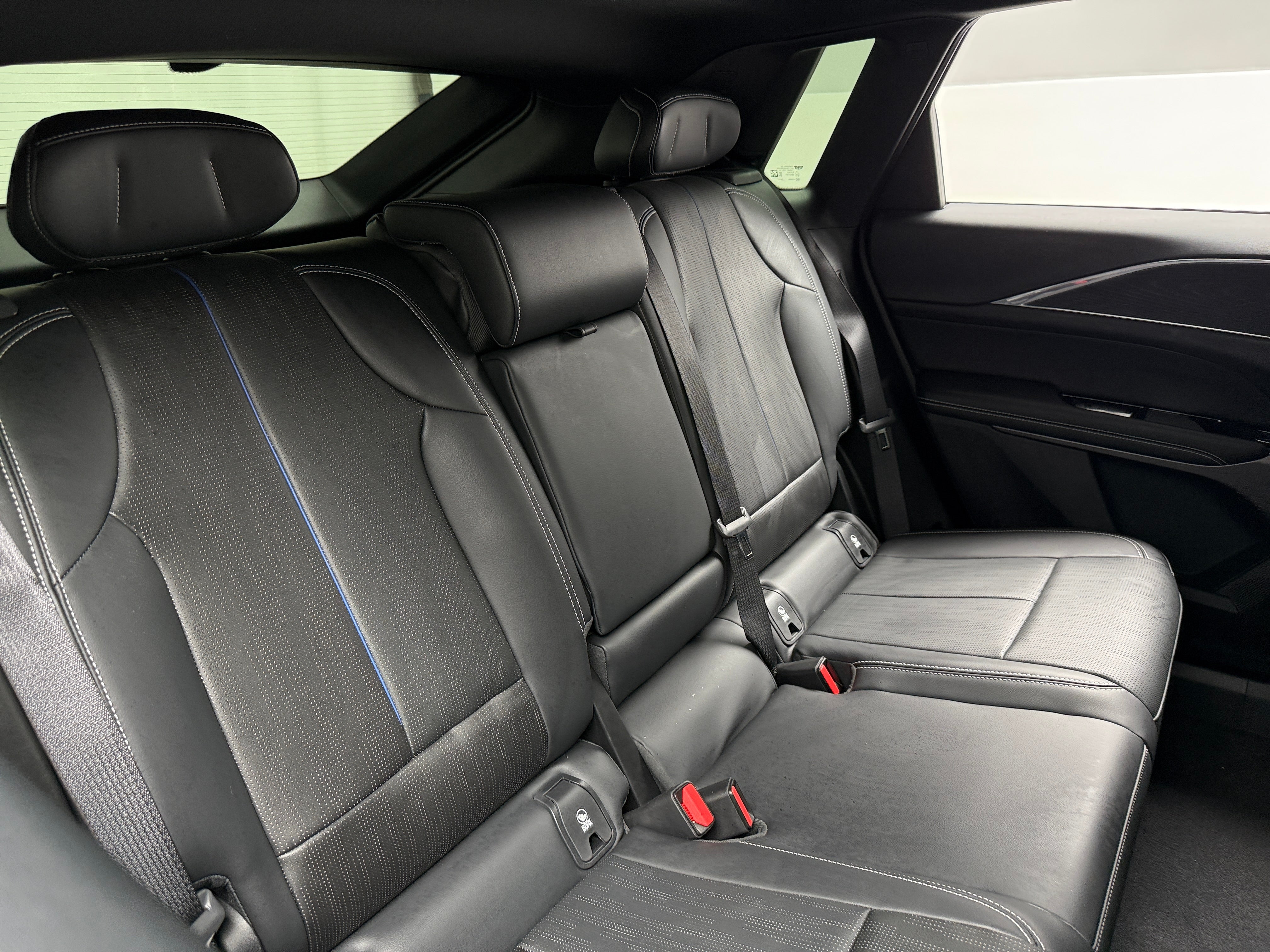 2024 Cadillac LYRIQ Luxury 1 - Photo 7