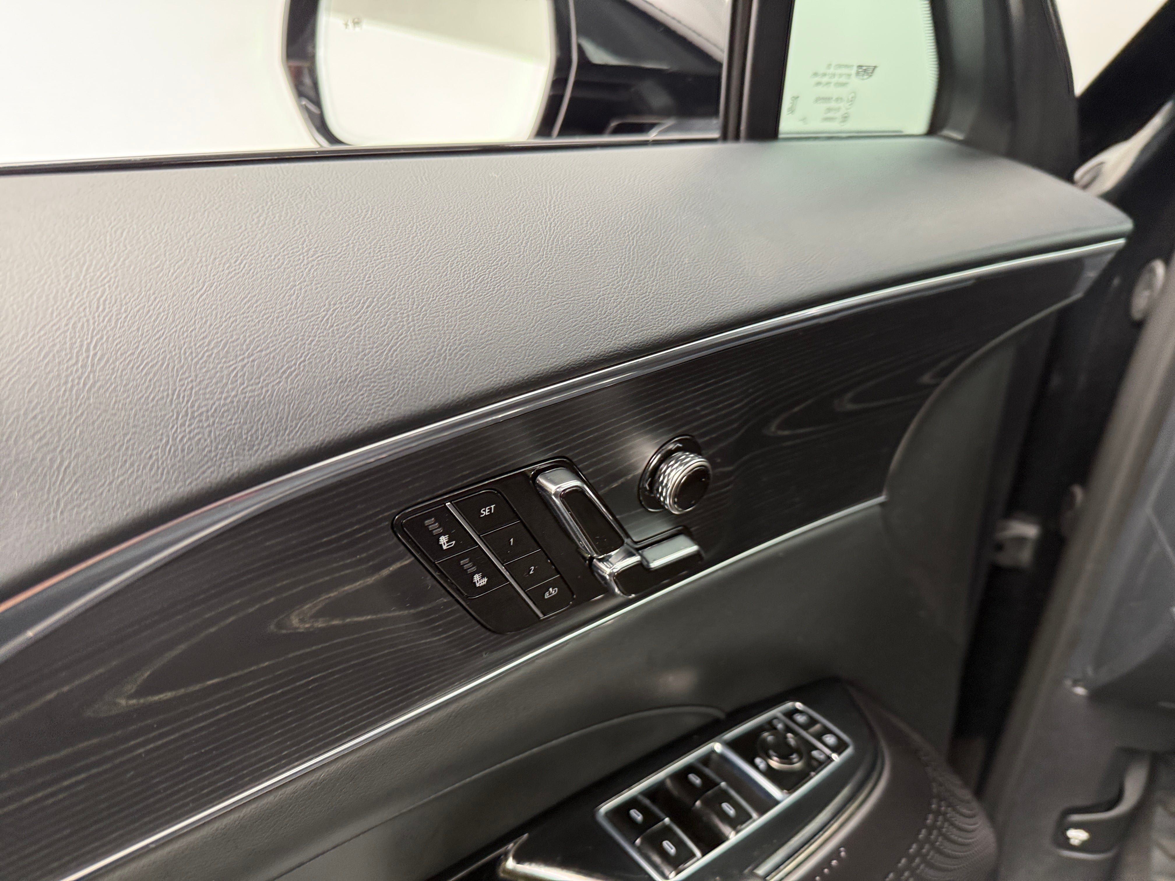 2024 Cadillac LYRIQ Luxury 1 - Photo 14