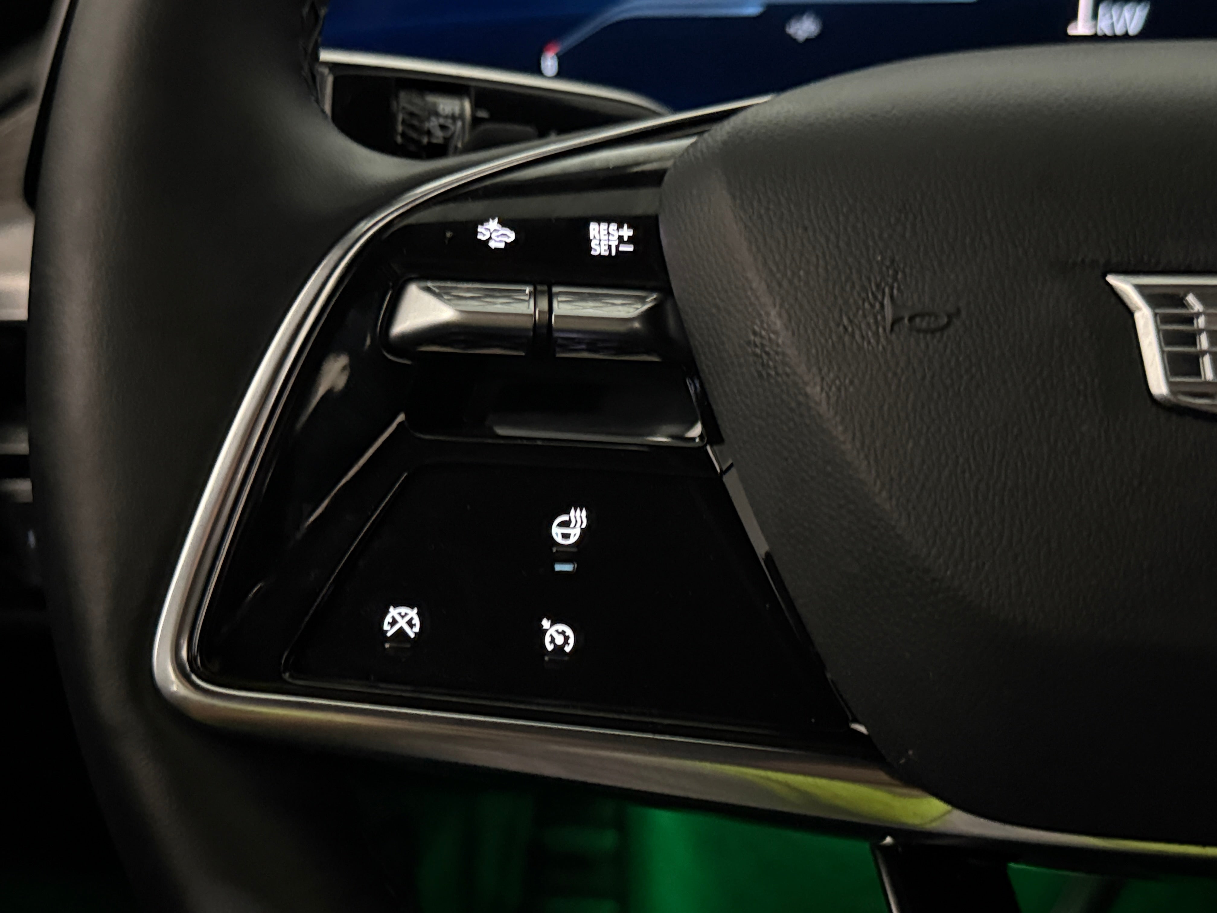 2024 Cadillac LYRIQ Luxury 1 - Photo 22