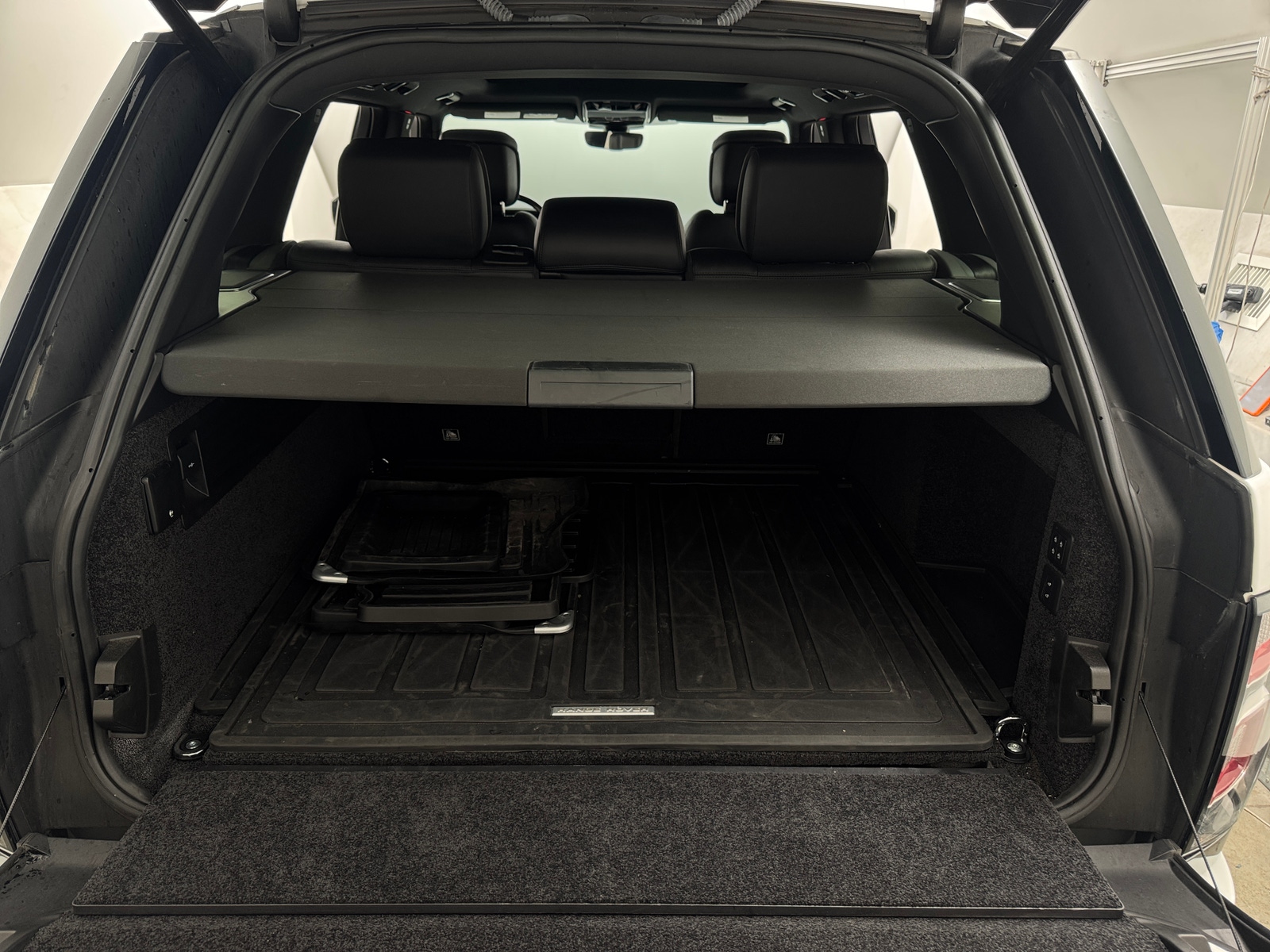 Thumbnail: 2019 Land Rover Range Rover - 6