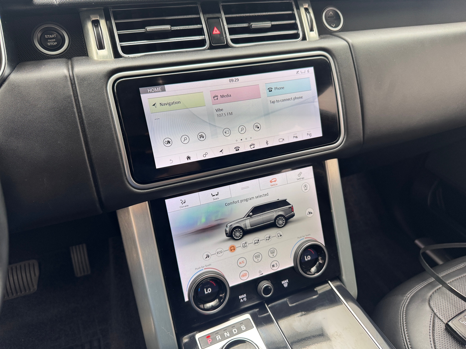Thumbnail: 2019 Land Rover Range Rover - 3