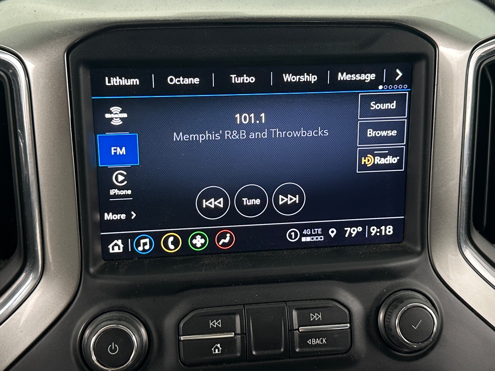 Thumbnail: 2021 Chevrolet Silverado 1500 - 4