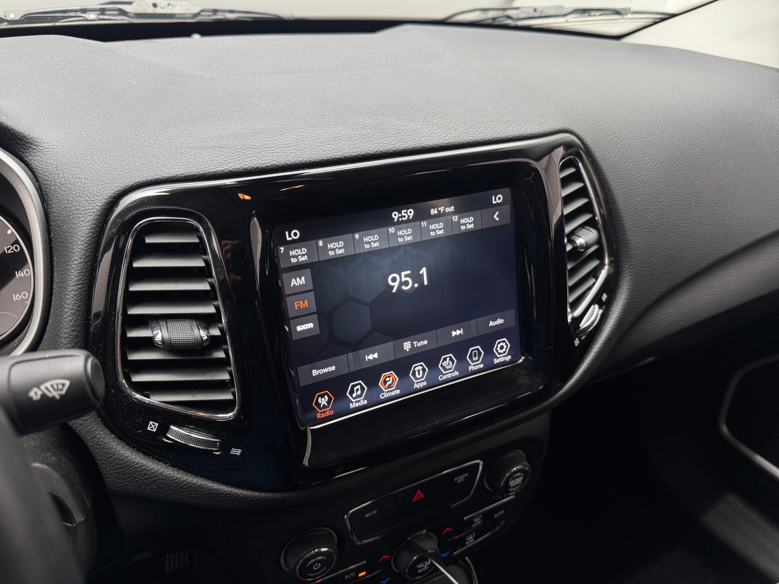 Thumbnail: 2019 Jeep Compass - 3