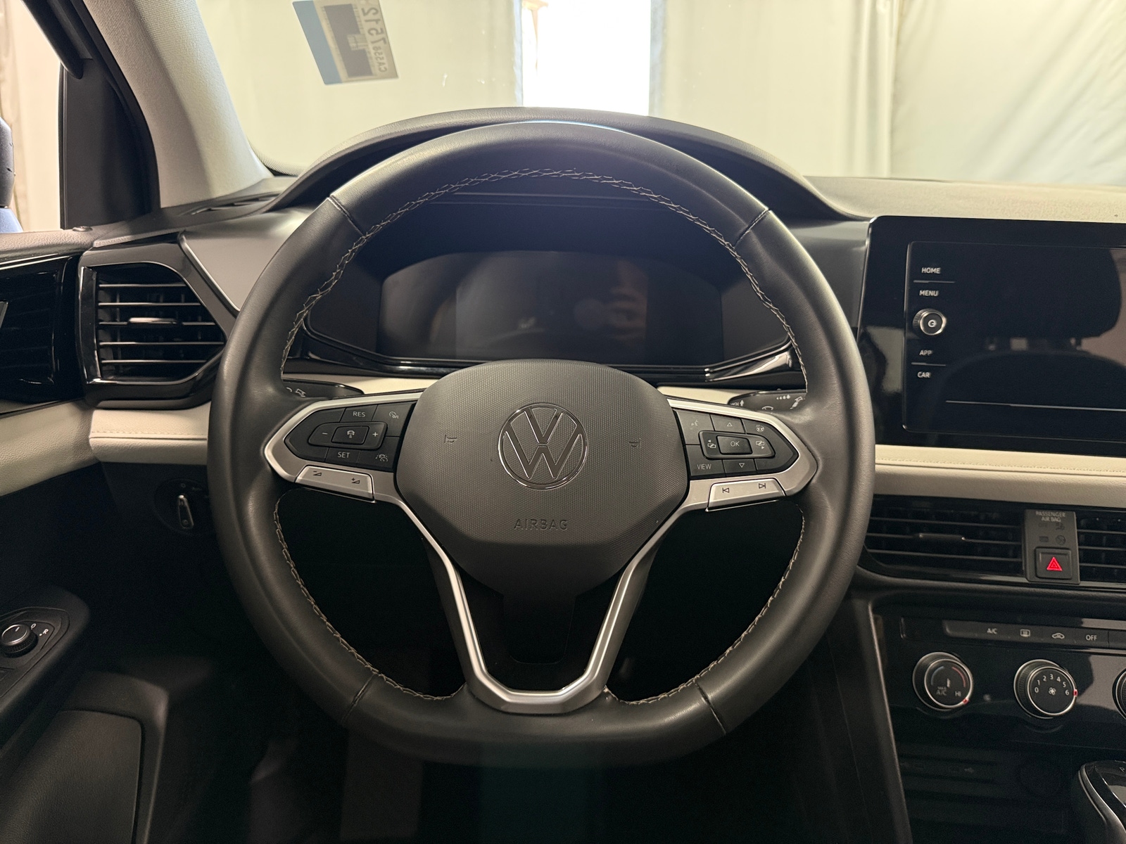 Thumbnail: 2025 Volkswagen Taos - 5