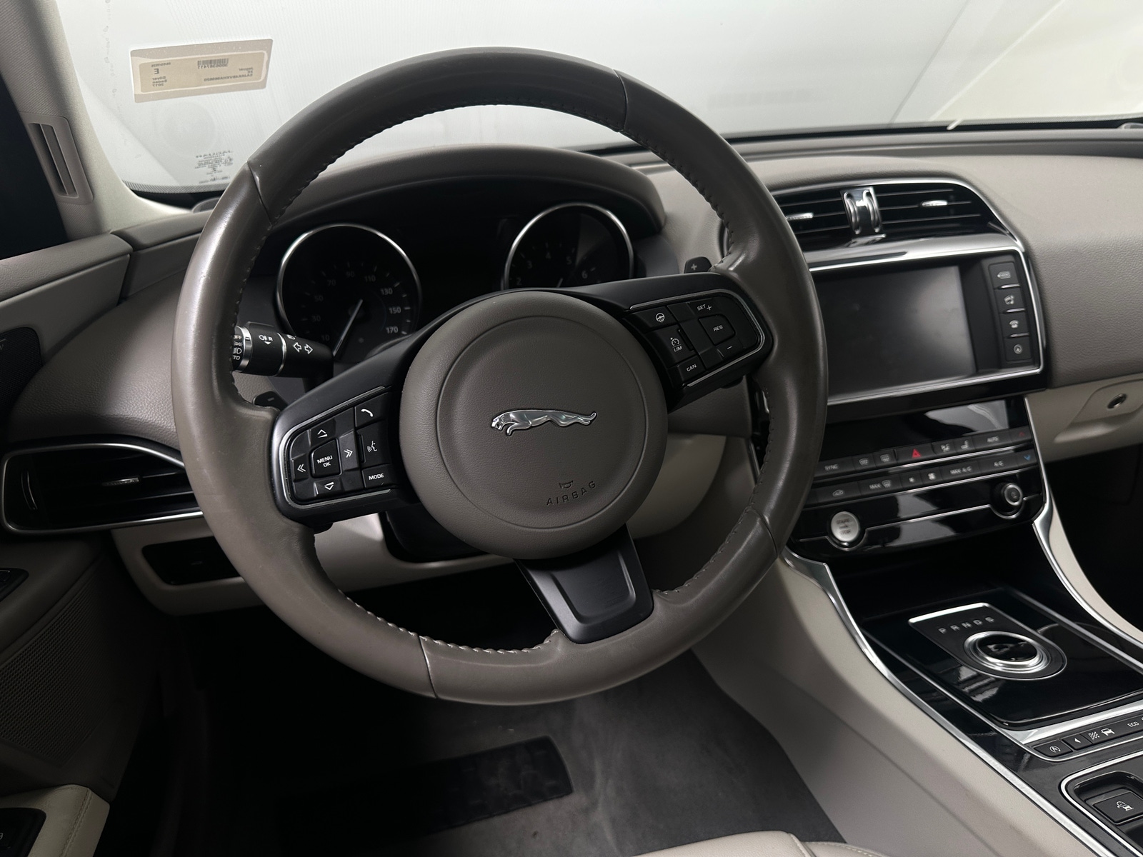 Thumbnail: 2017 Jaguar XE - 4
