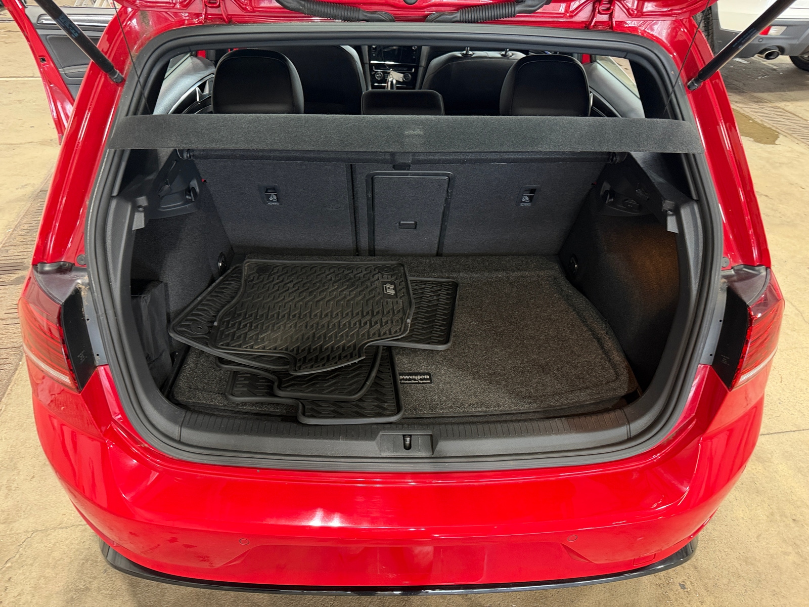 Thumbnail: 2019 Volkswagen Golf - 6