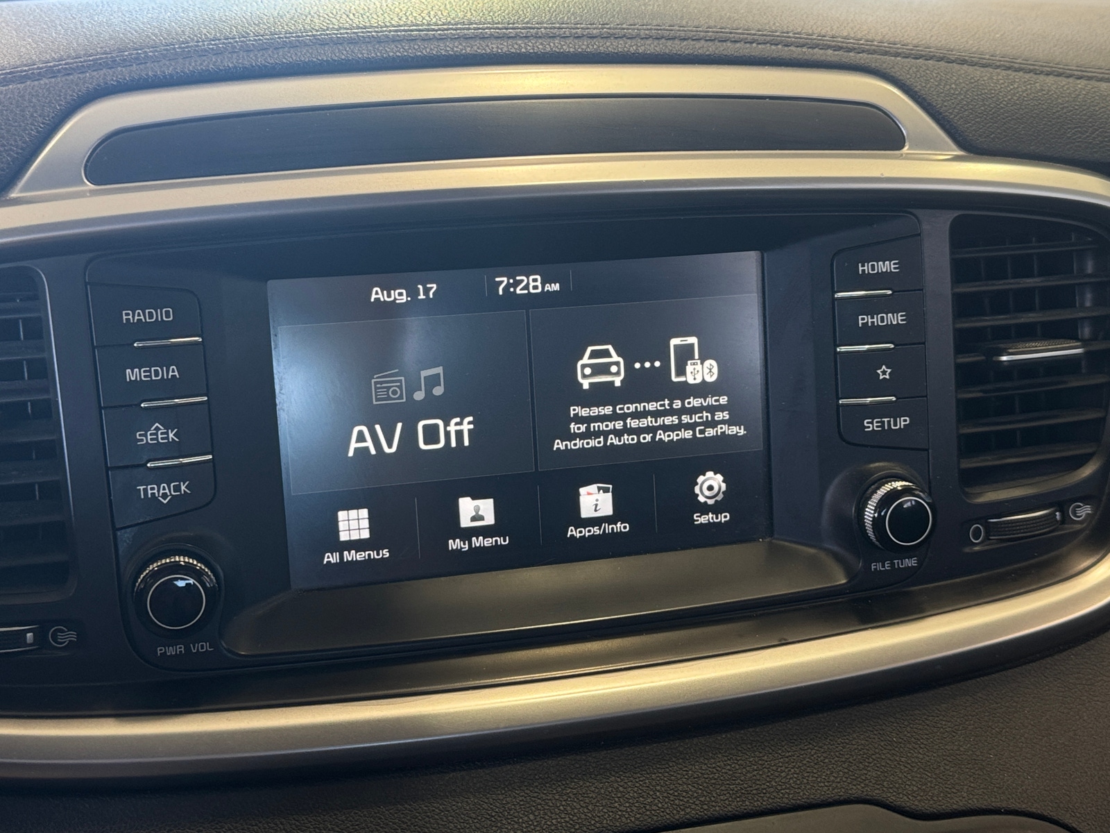 Thumbnail: 2019 Kia Sorento - 4