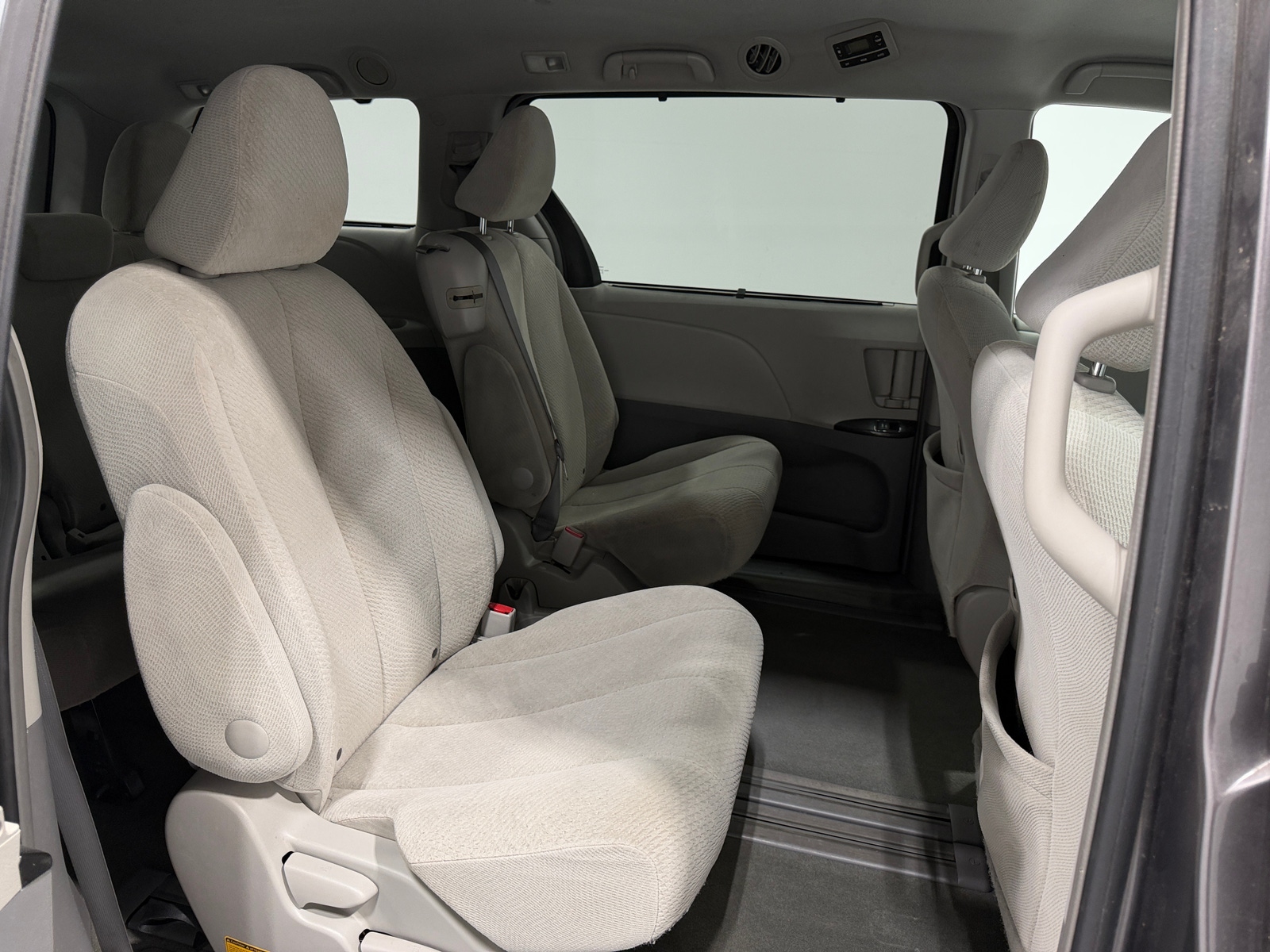 Thumbnail: 2014 Toyota Sienna - 6