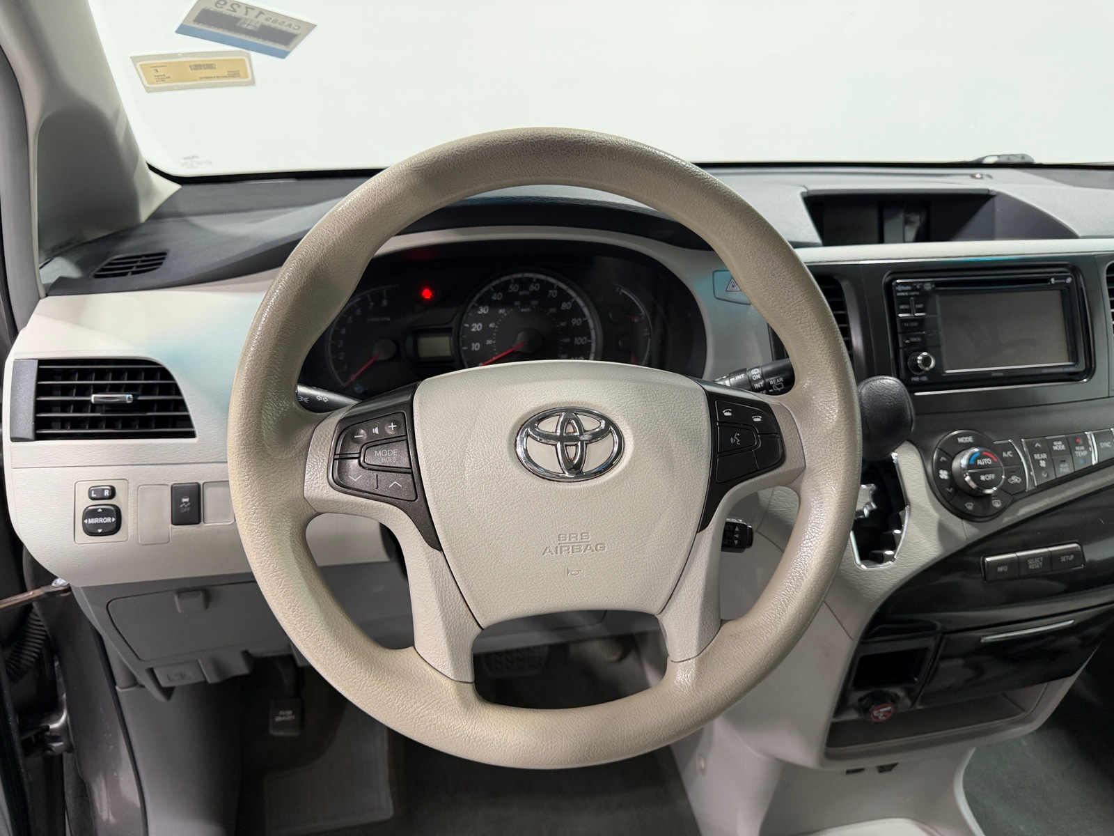 Thumbnail: 2014 Toyota Sienna - 5