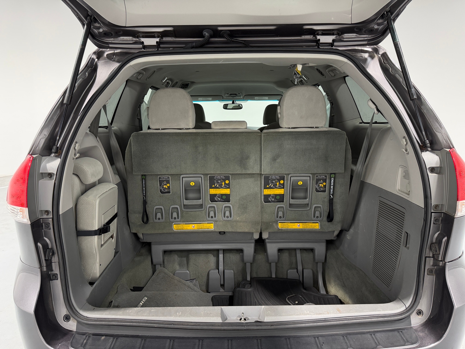 Thumbnail: 2014 Toyota Sienna - 7