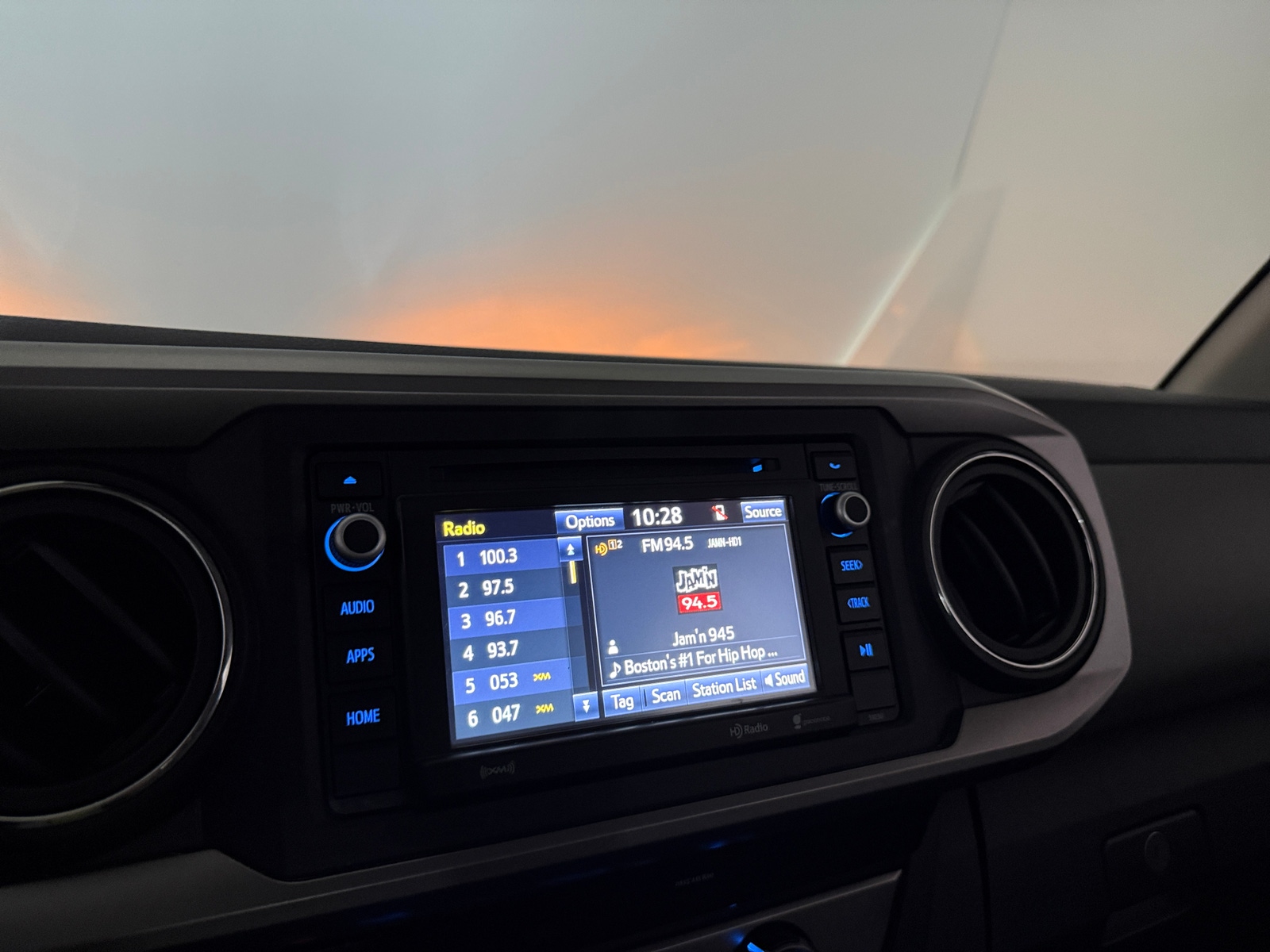 Thumbnail: 2018 Toyota Tacoma - 4