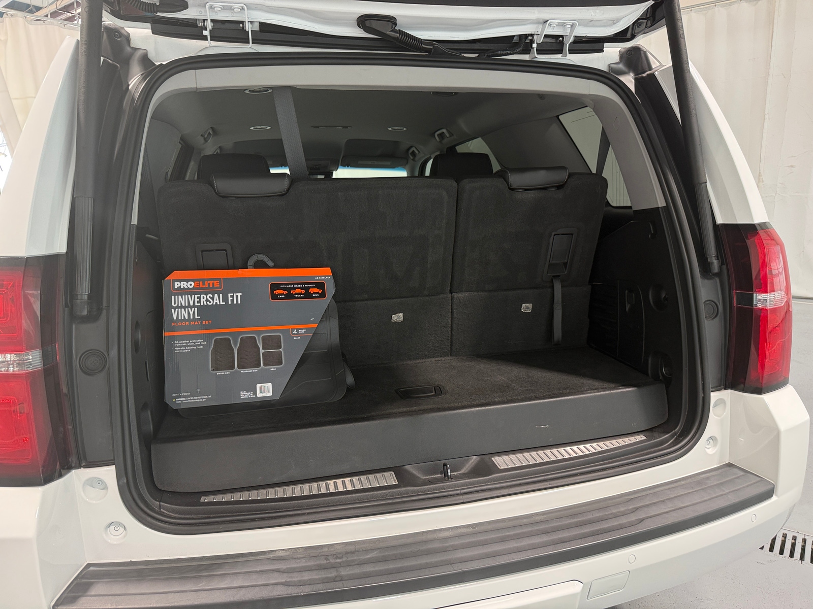 Thumbnail: 2019 Chevrolet Tahoe - 6
