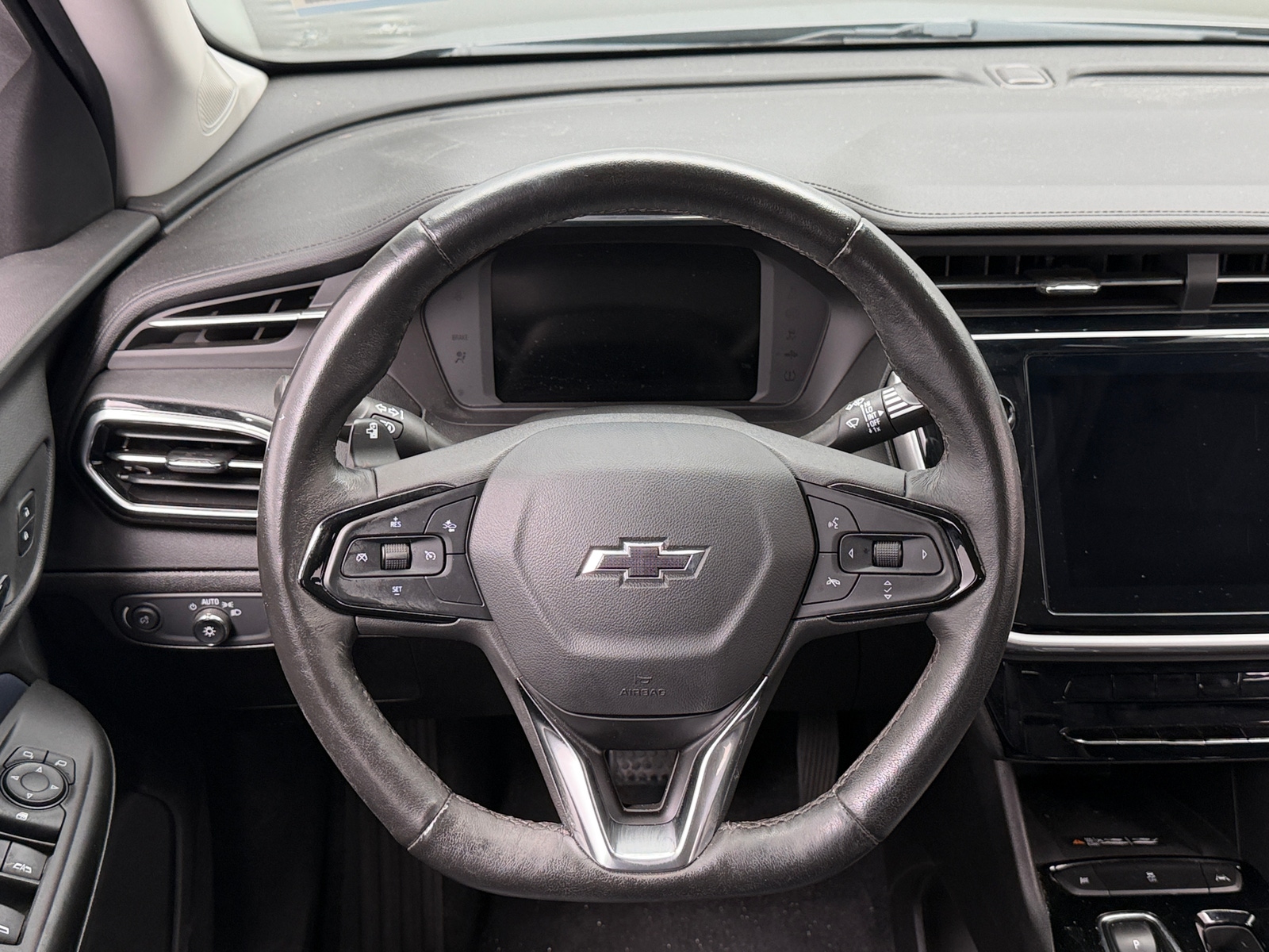 Thumbnail: 2023 Chevrolet Bolt EUV - 4