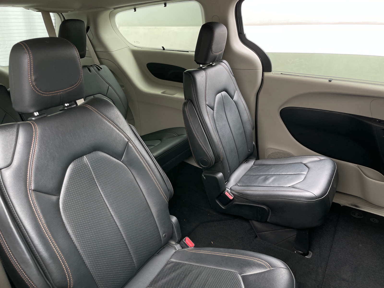 Thumbnail: 2018 Chrysler Pacifica - 5