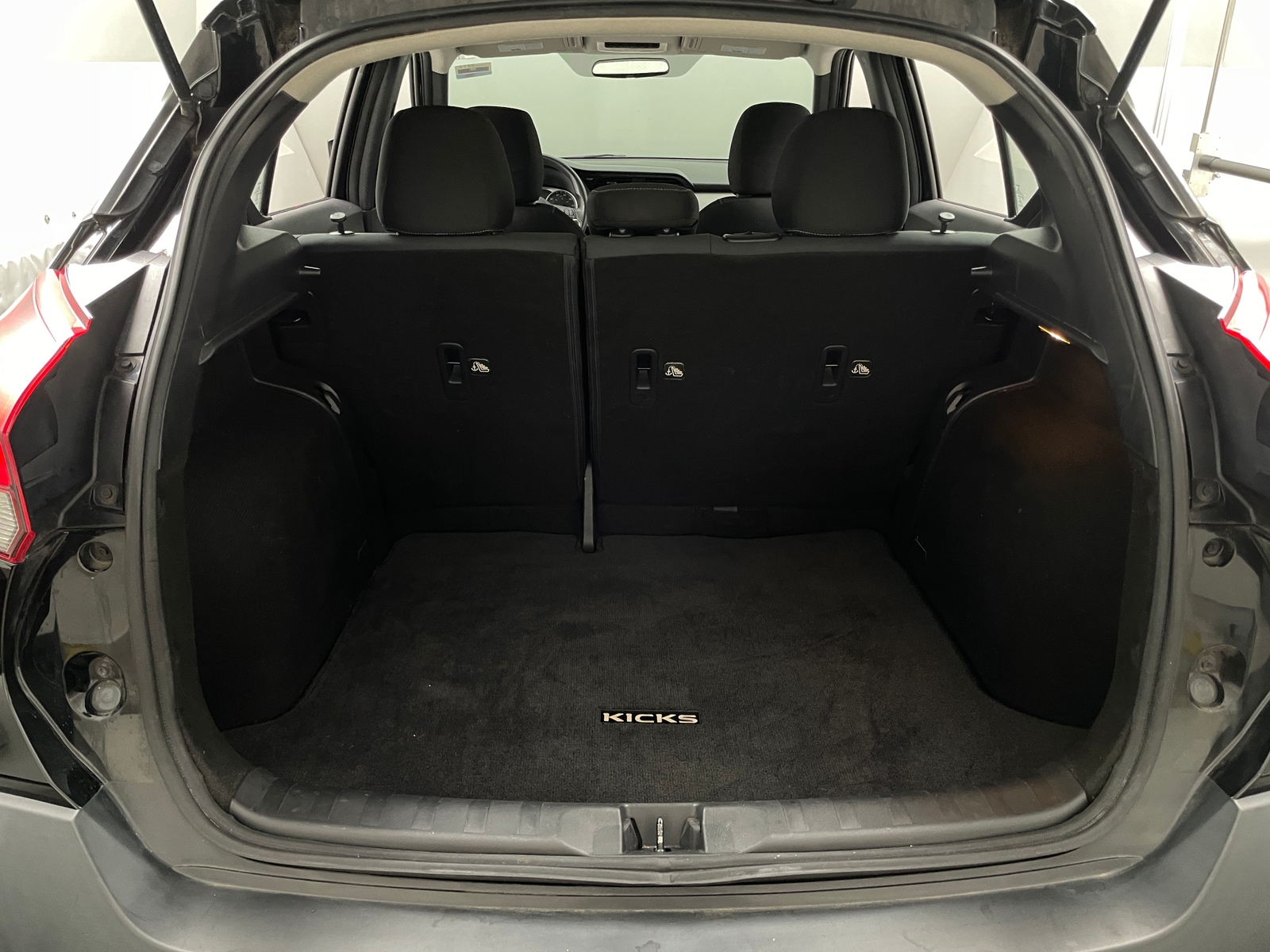 Thumbnail: 2019 Nissan Kicks - 7