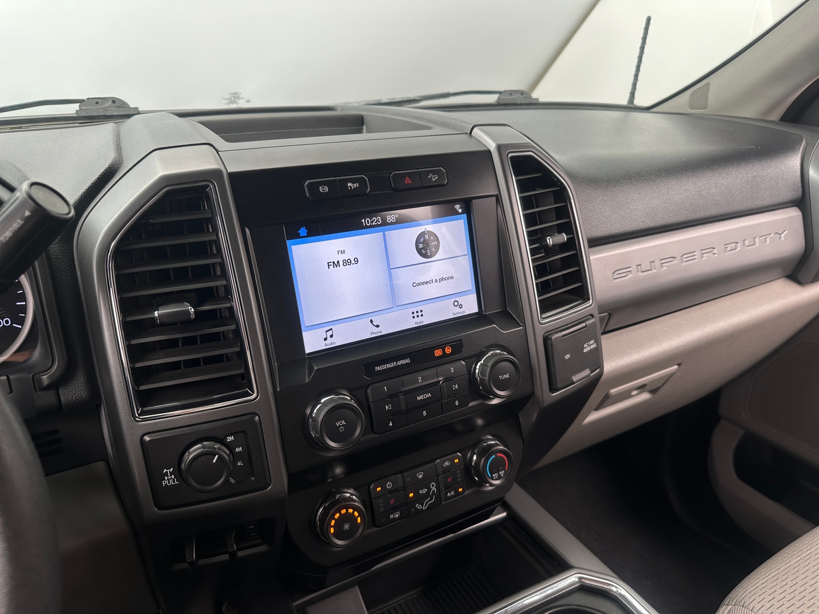 Thumbnail: 2019 Ford Econoline - 4