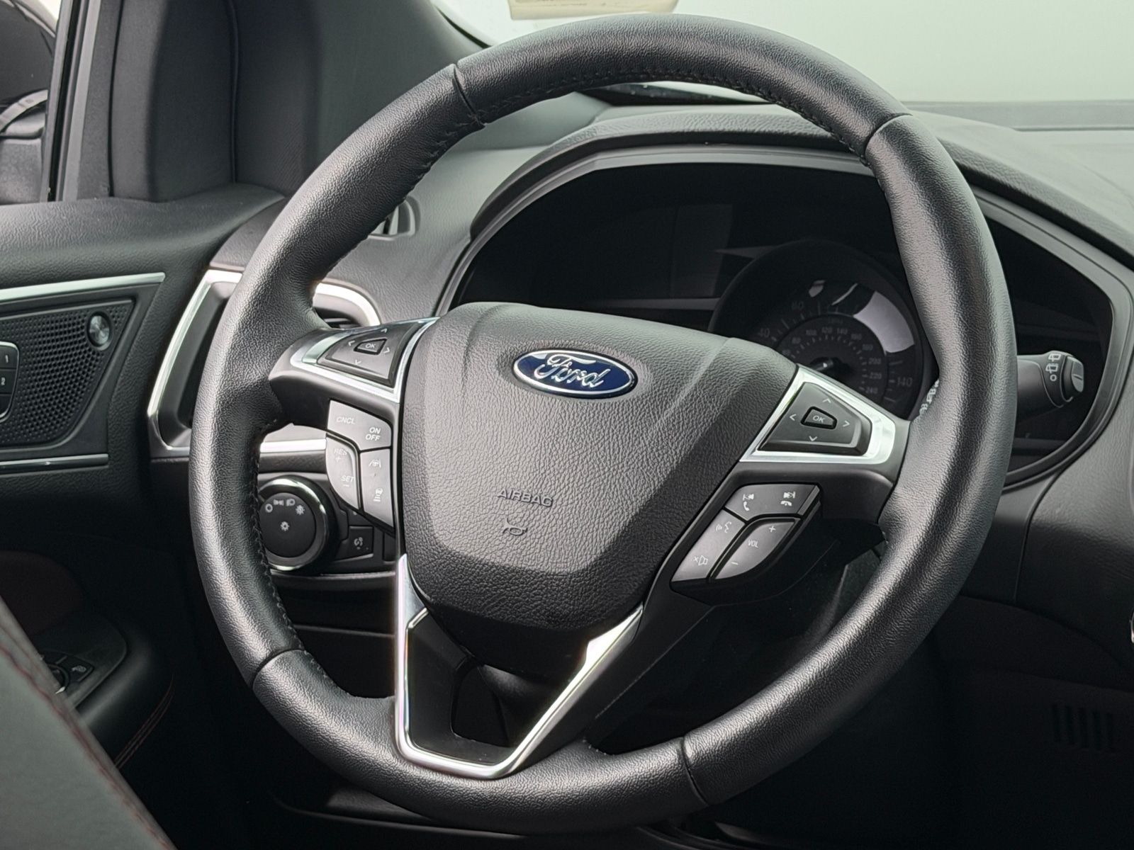 Thumbnail: 2022 Ford Edge - 4