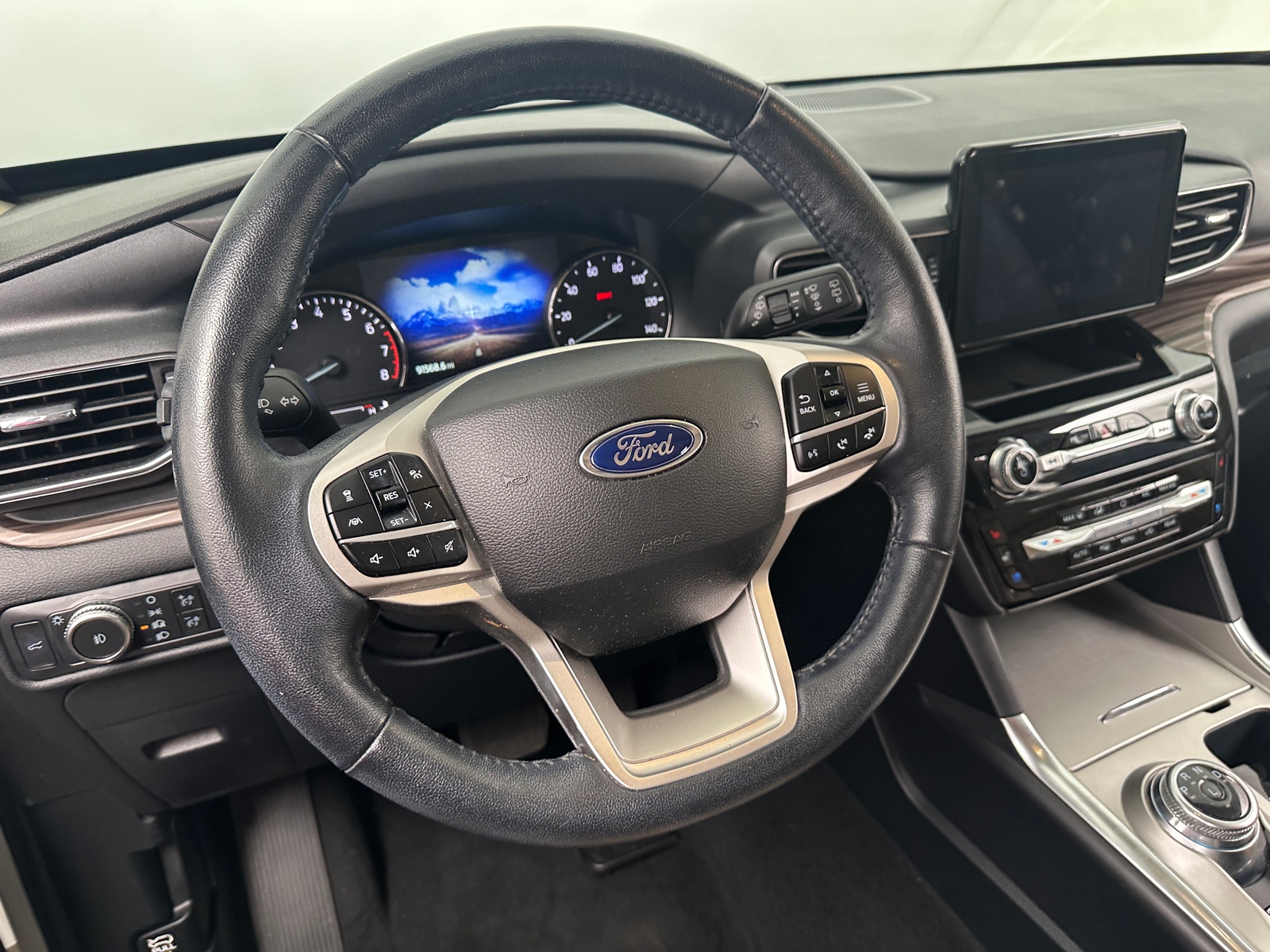 Thumbnail: 2022 Ford Explorer - 4