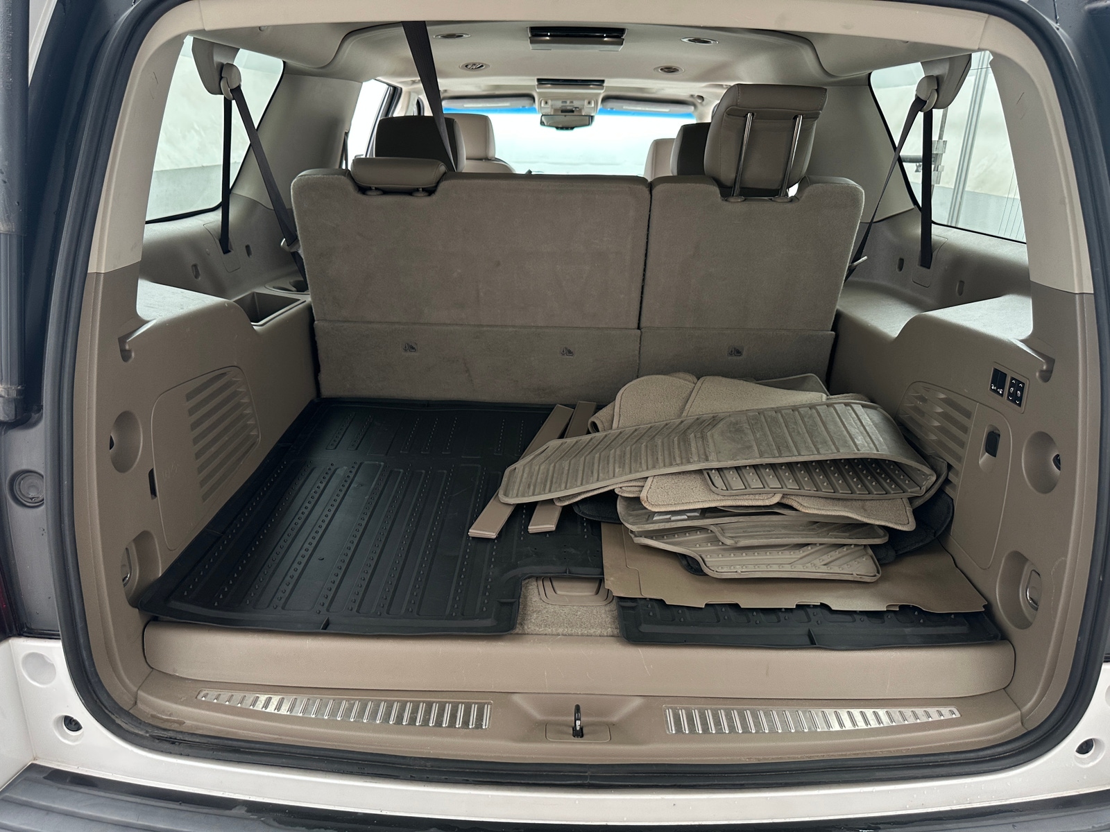 Thumbnail: 2017 Chevrolet Suburban - 6