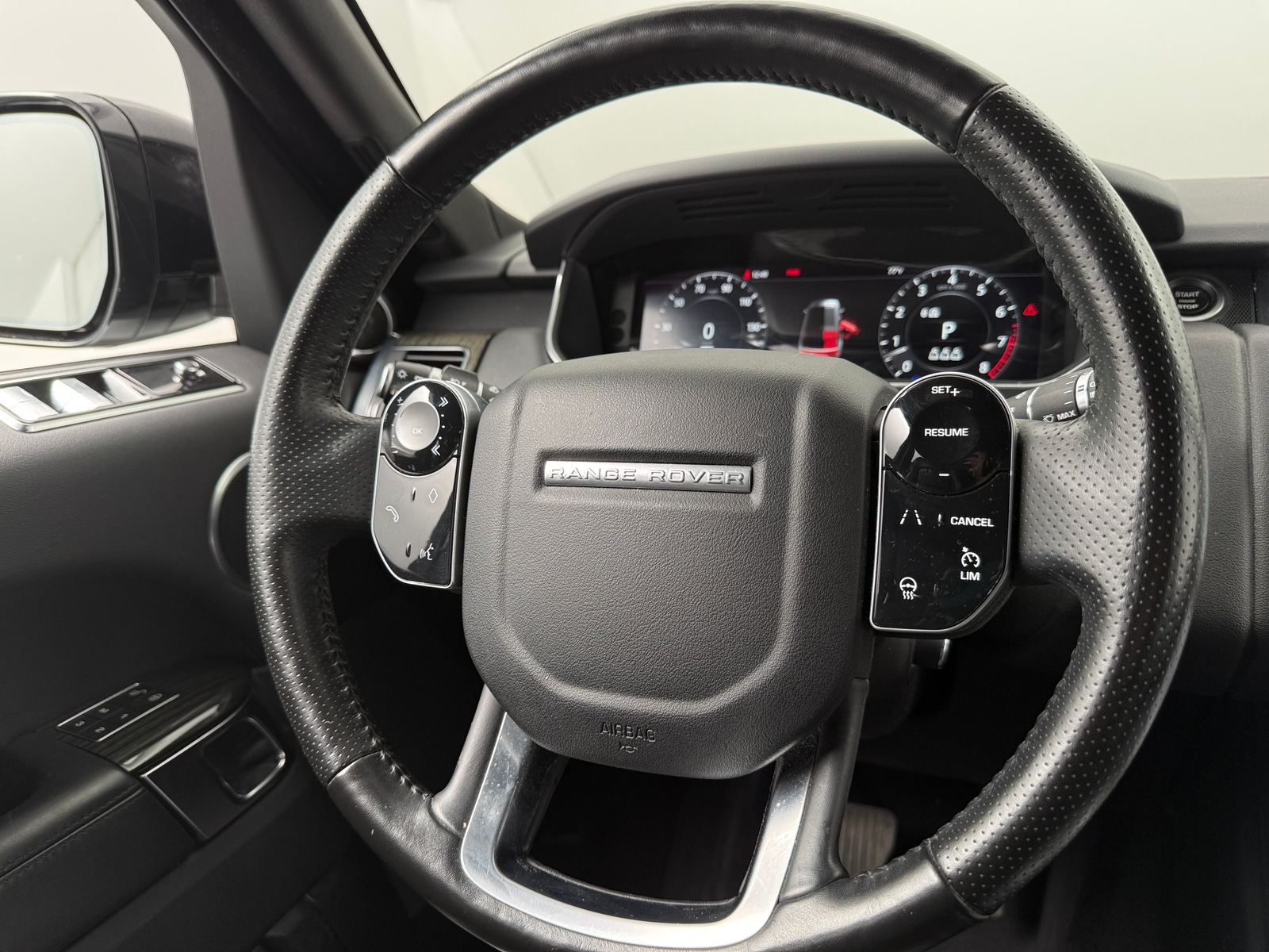 Thumbnail: 2019 Land Rover Range Rover Sport - 4