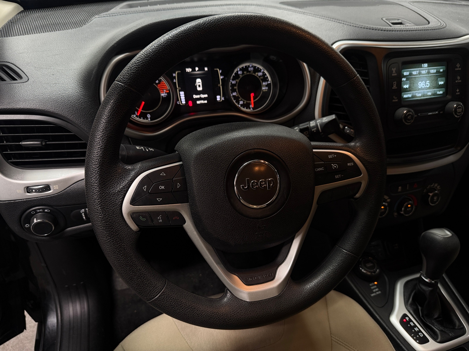 Thumbnail: 2016 Jeep Cherokee - 5