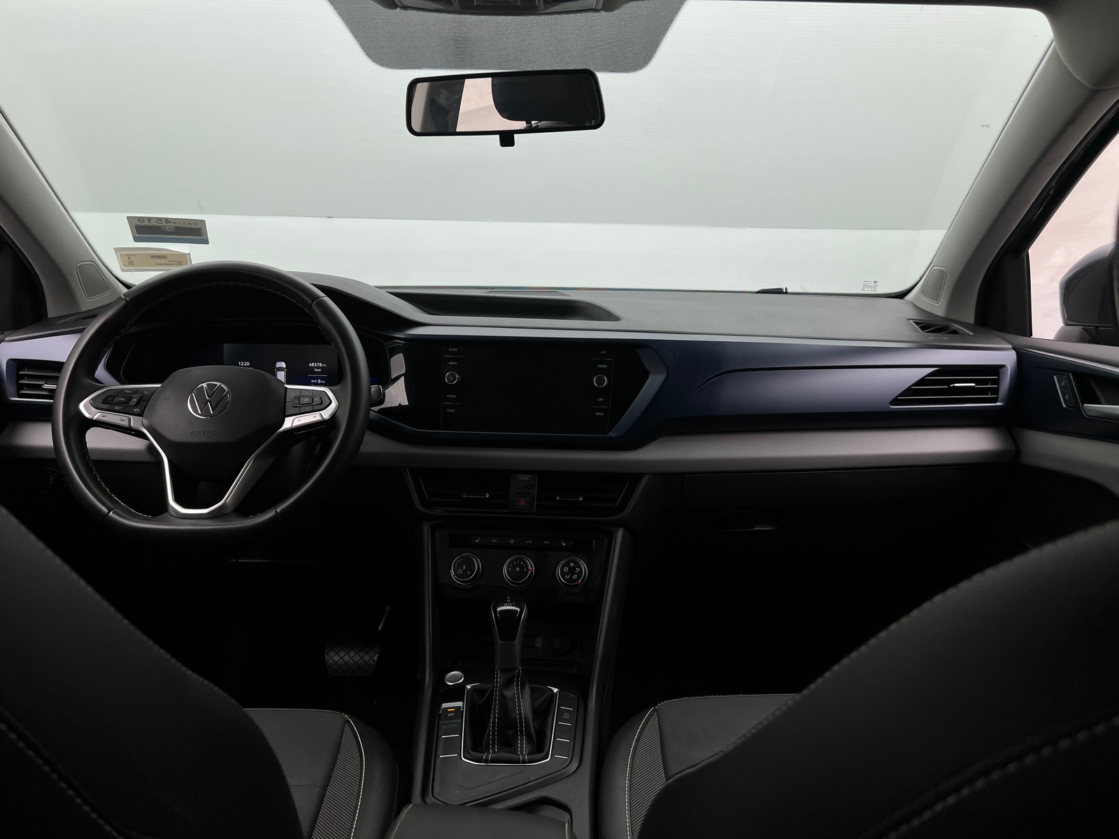 Thumbnail: 2022 Volkswagen Taos - 3