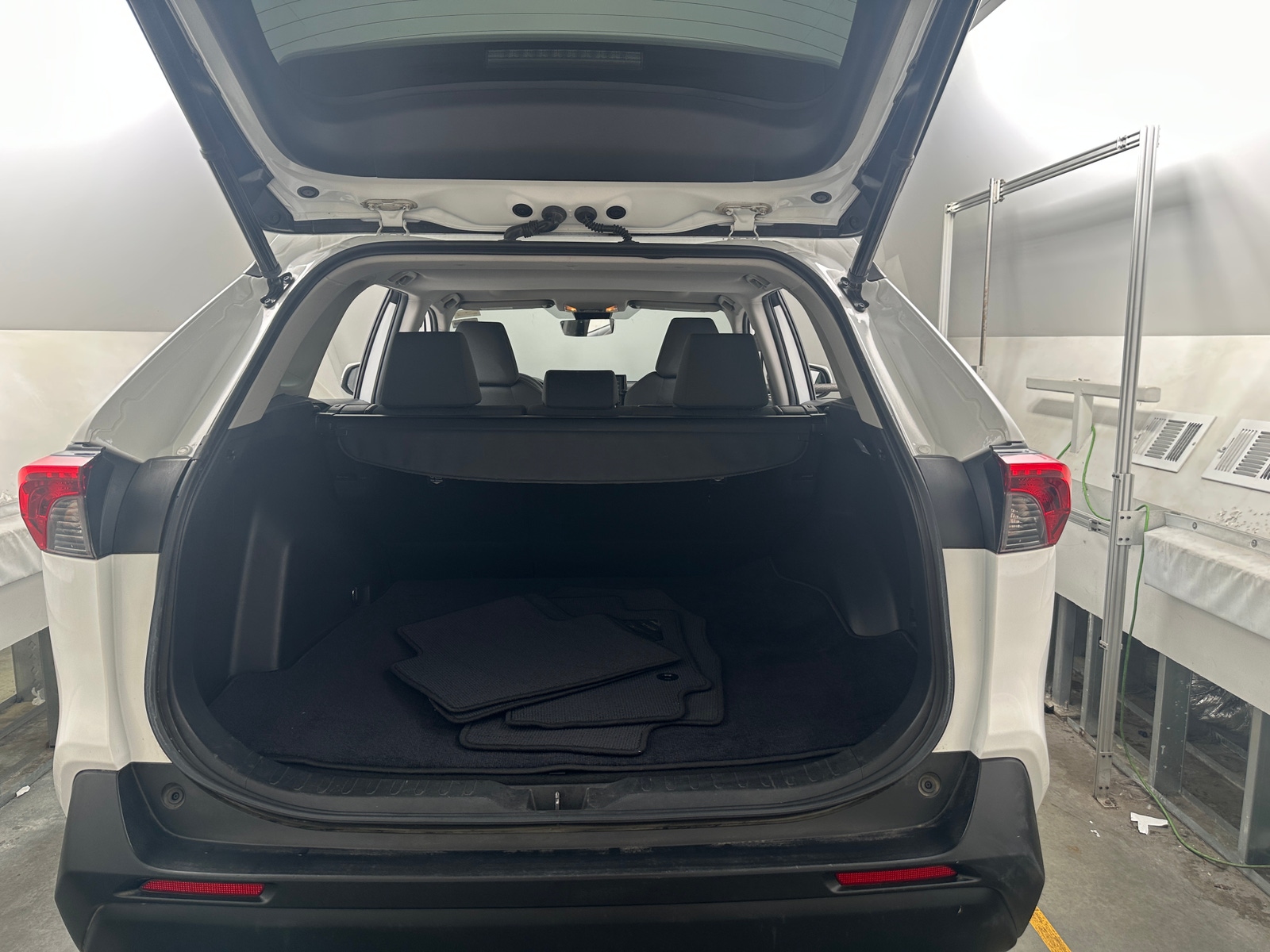Thumbnail: 2021 Toyota RAV4 - 7