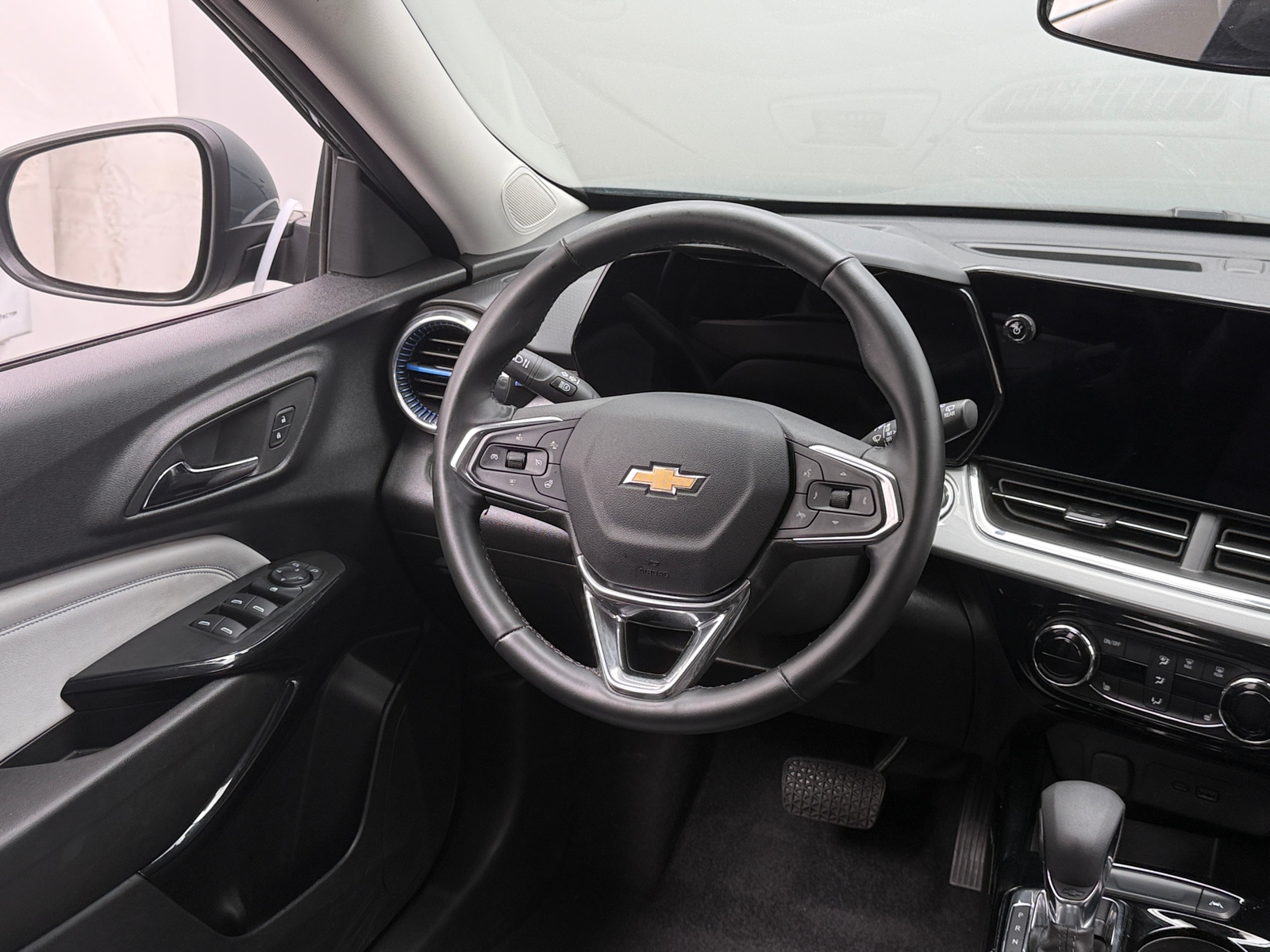 Thumbnail: 2025 Chevrolet Trax - 4