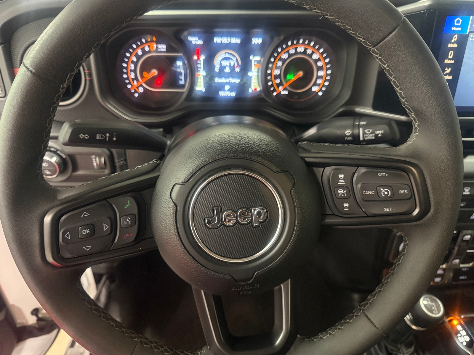 Thumbnail: 2026 Jeep Gladiator - 5