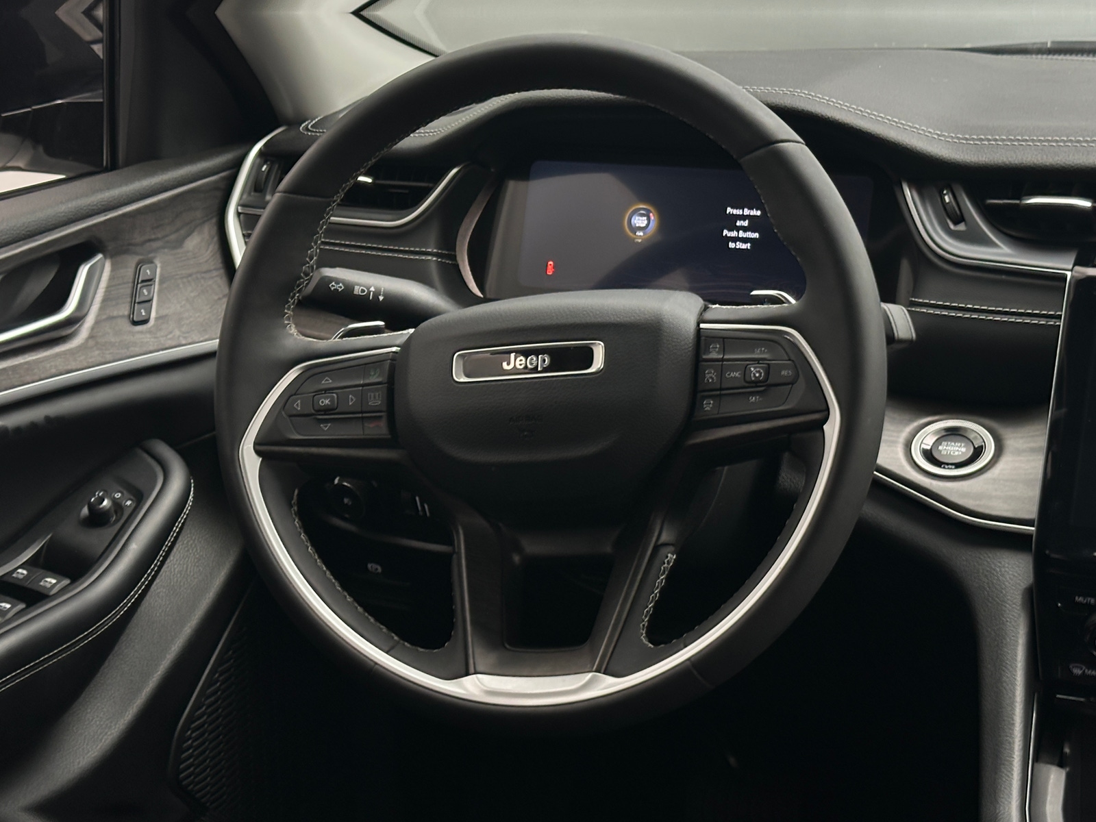 Thumbnail: 2023 Jeep Grand Cherokee L - 4