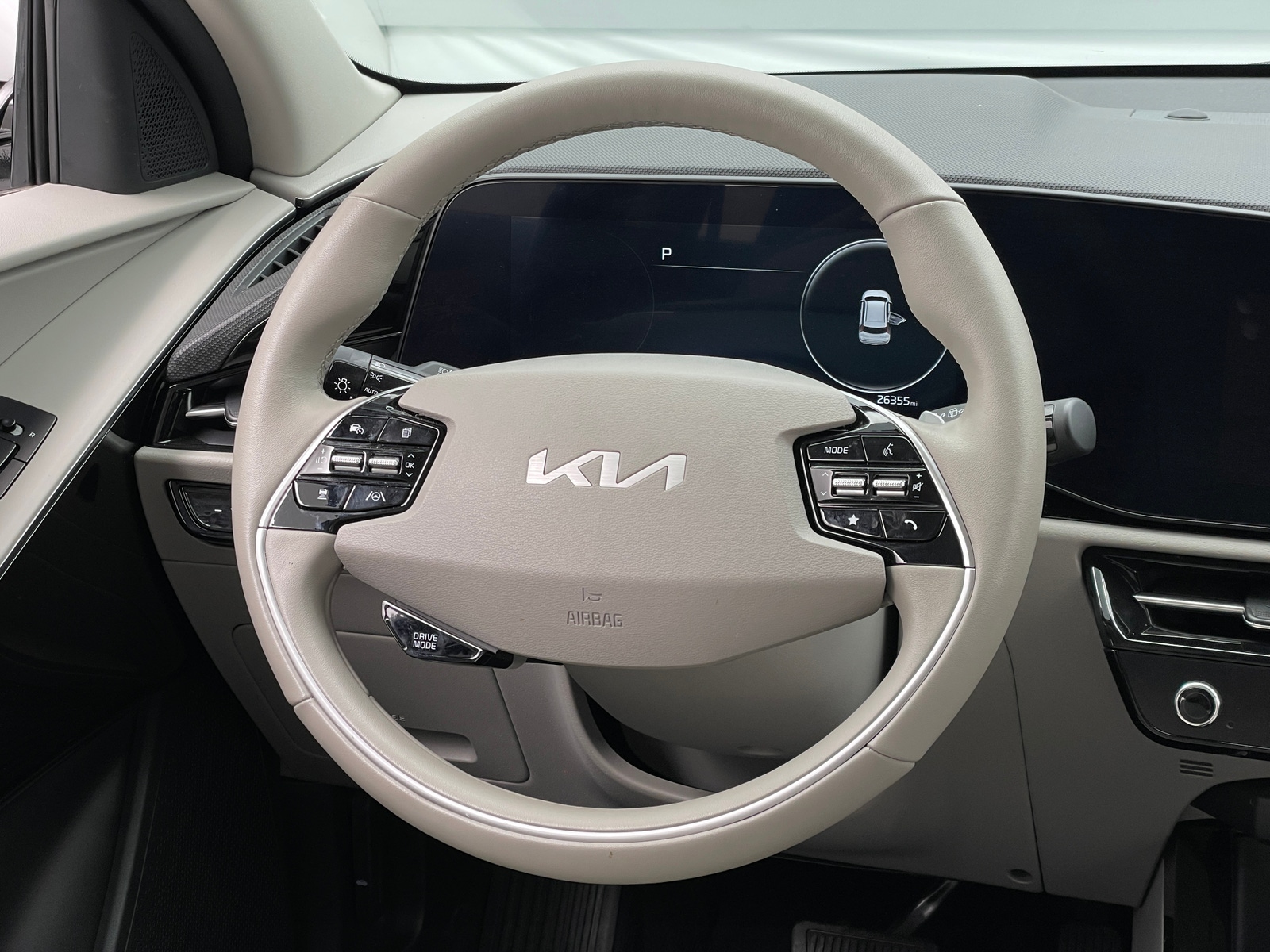 Thumbnail: 2023 Kia Niro - 4