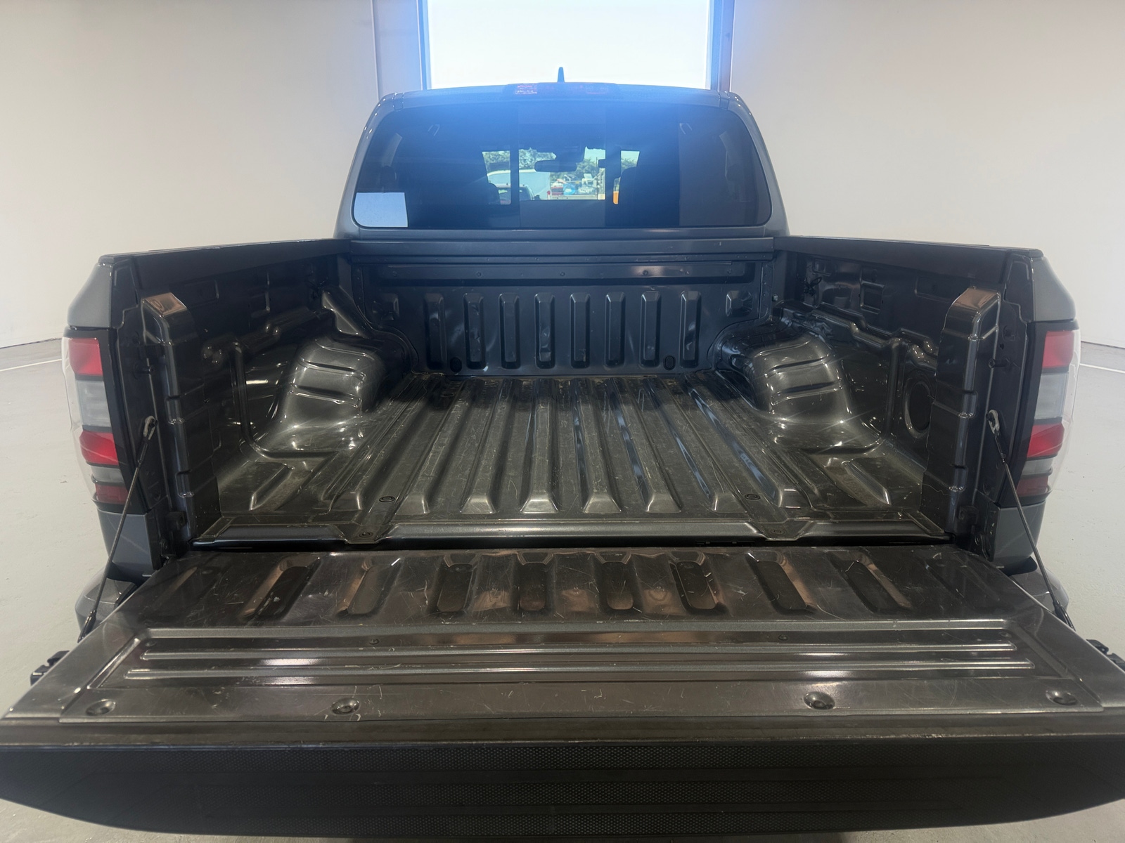 Thumbnail: 2023 Nissan Frontier - 7
