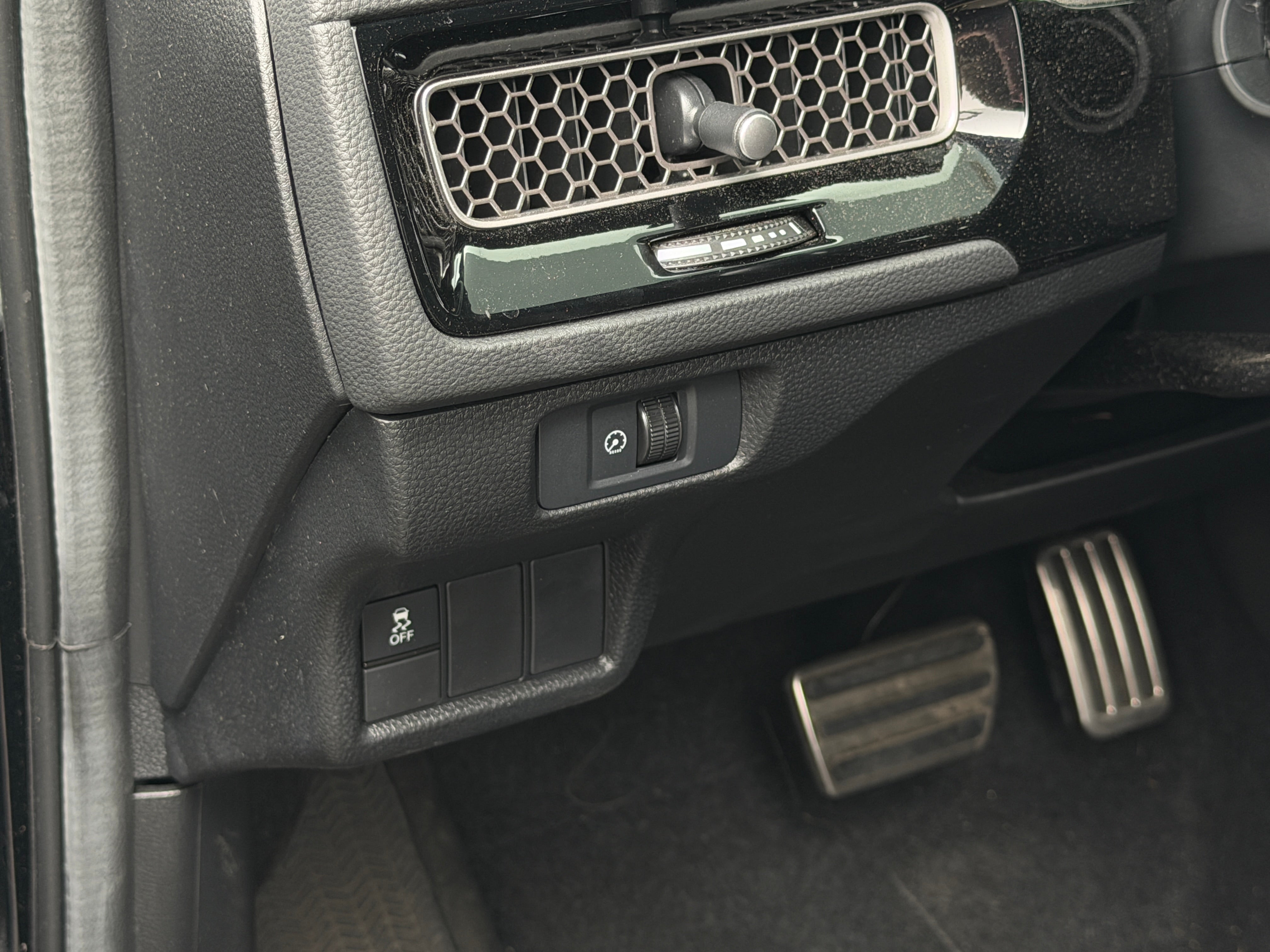 2025 Honda Civic Hatchback Sport - Photo 2