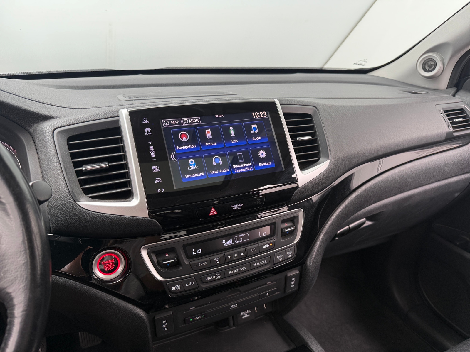 Thumbnail: 2017 Honda Pilot - 3