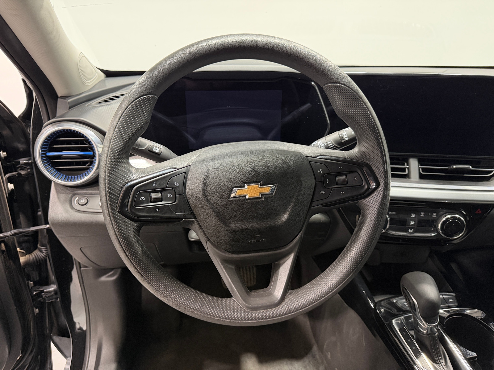 Thumbnail: 2024 Chevrolet Trax - 4