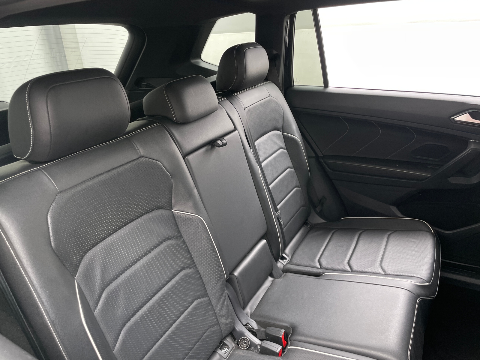 Thumbnail: 2022 Volkswagen Tiguan - 5