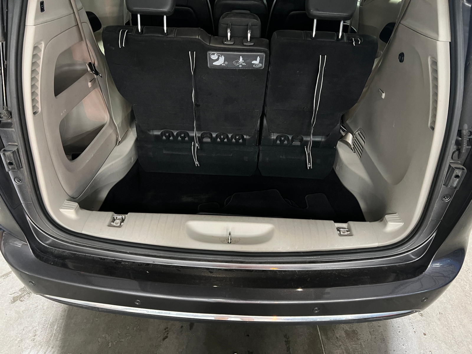Thumbnail: 2019 Chrysler Pacifica - 6